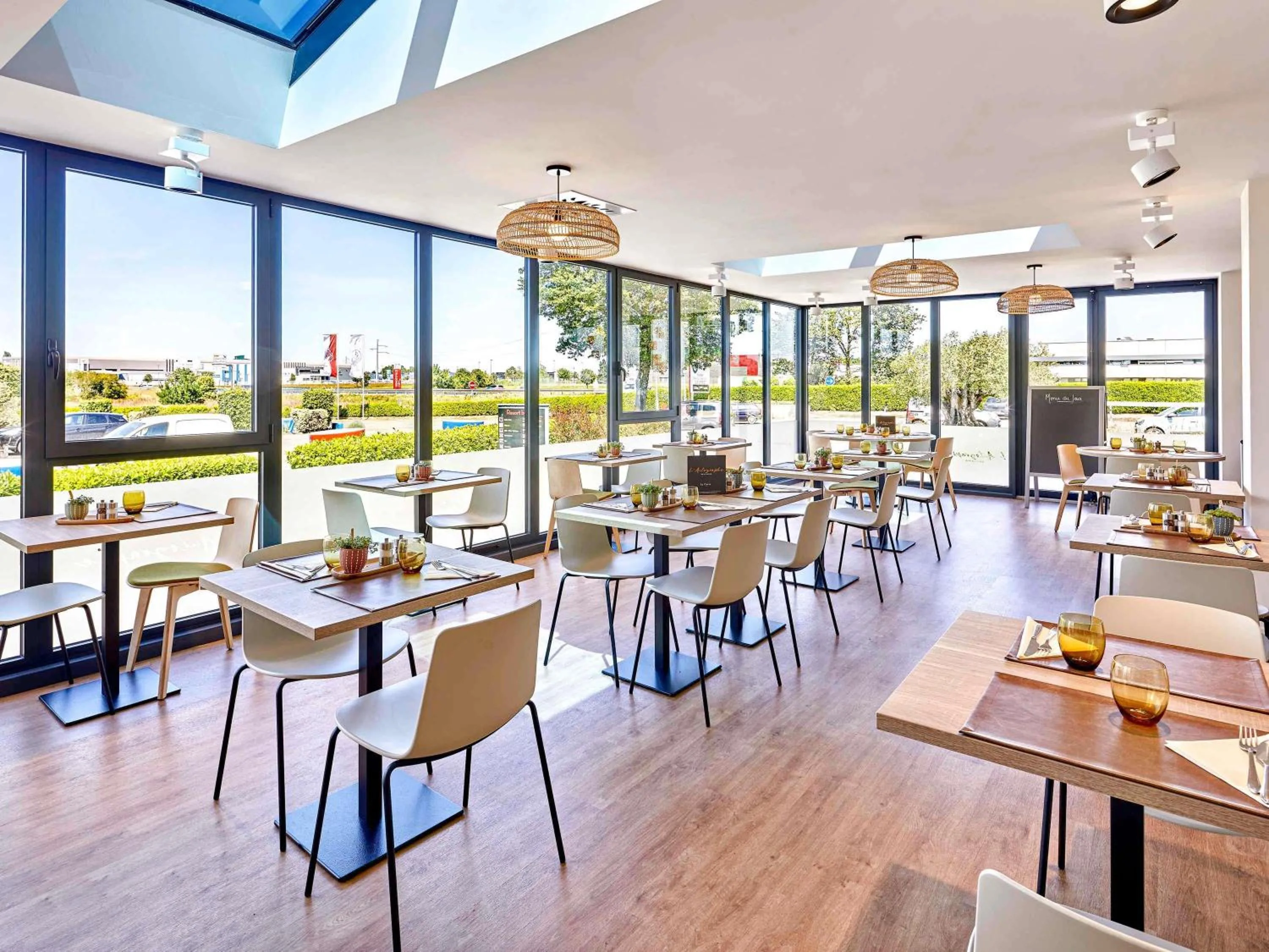 Restaurant/places to eat in ibis La Roche Sur Yon Vendespace