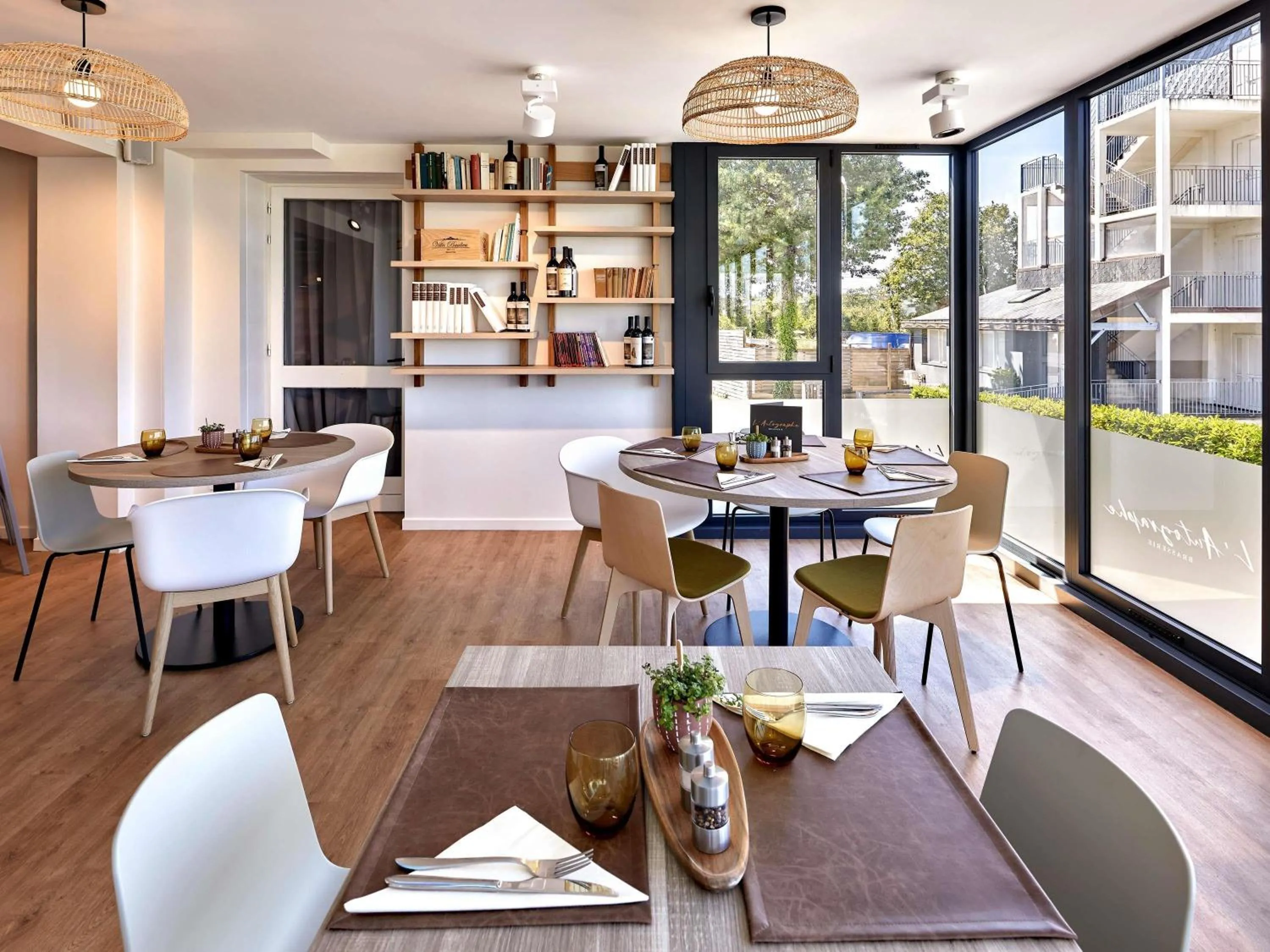 Restaurant/places to eat in ibis La Roche Sur Yon Vendespace