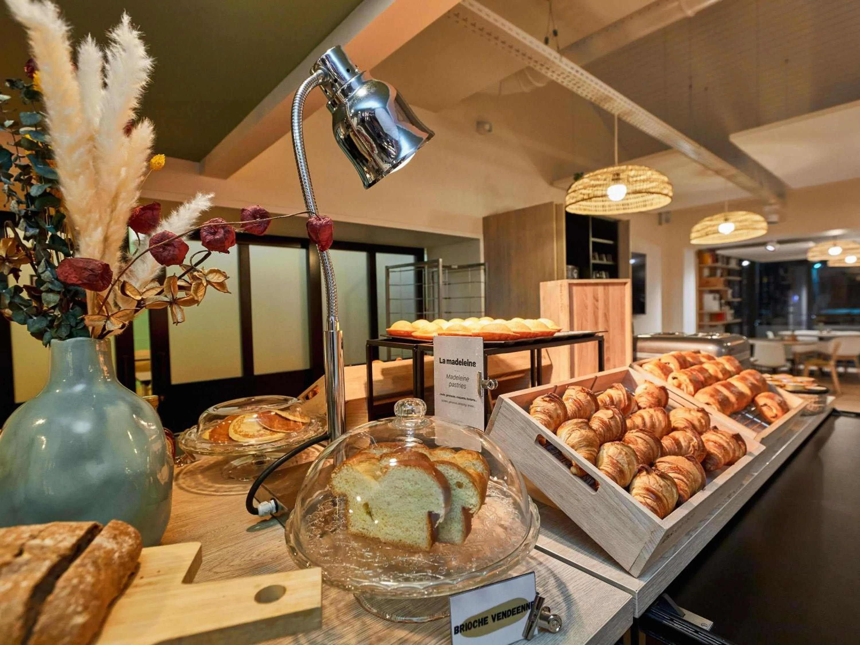 Property building in ibis La Roche Sur Yon Vendespace