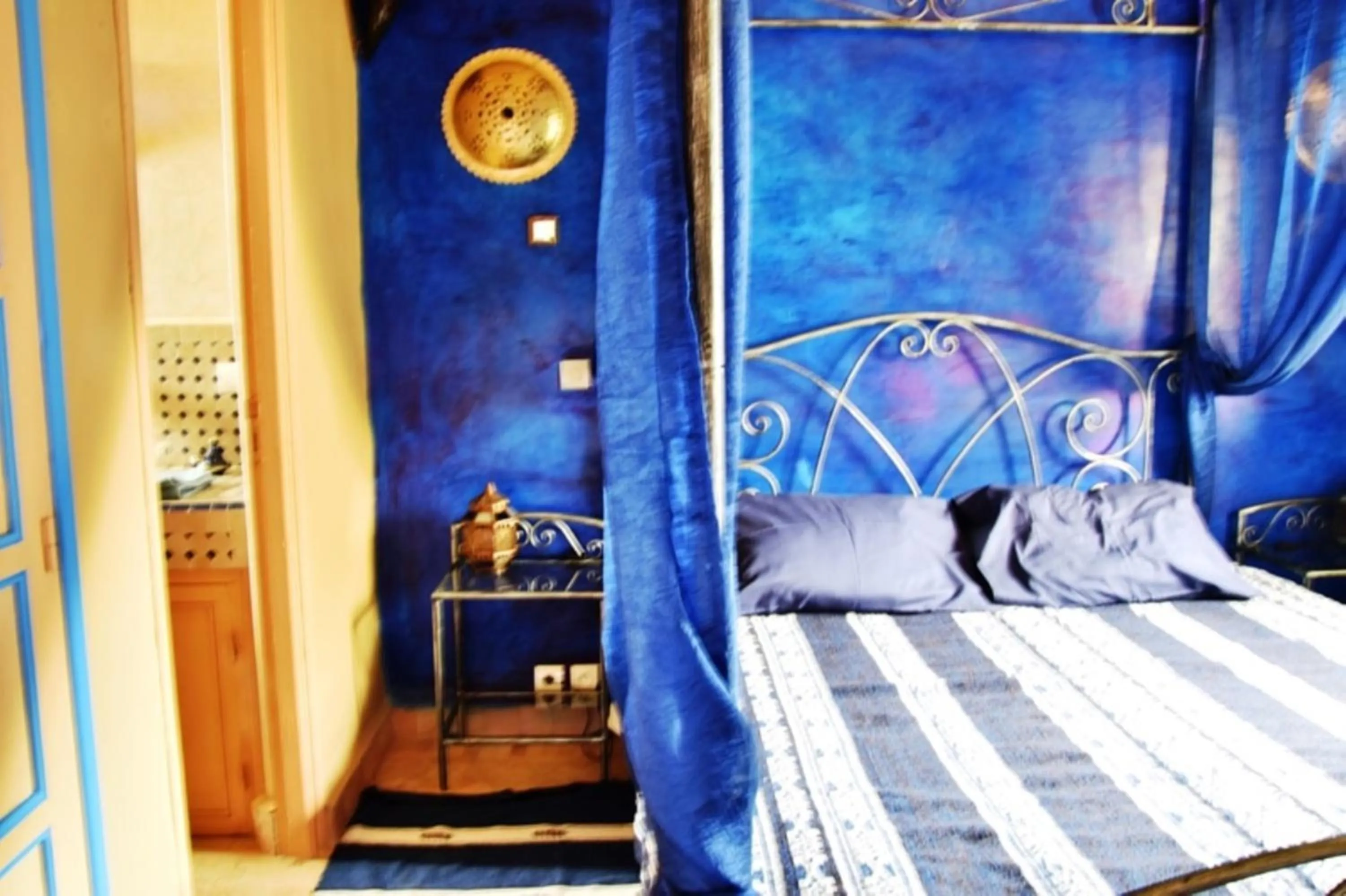 Photo of the whole room, Bed in Riad Anma