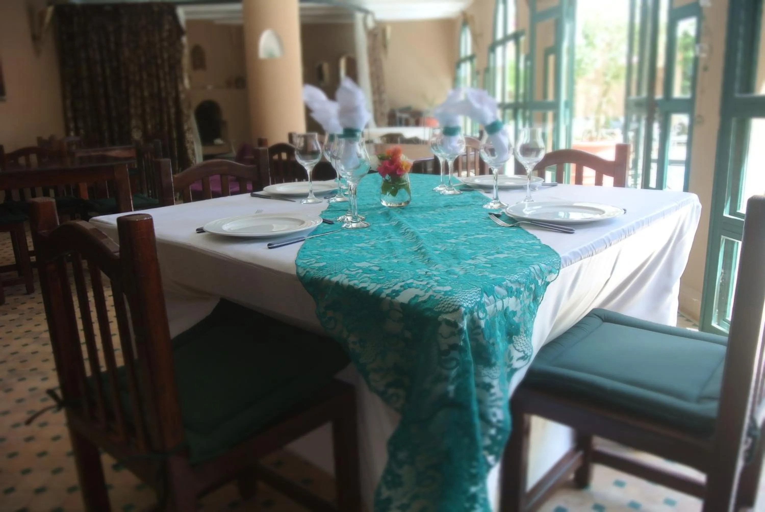 Restaurant/places to eat in Riad Anma