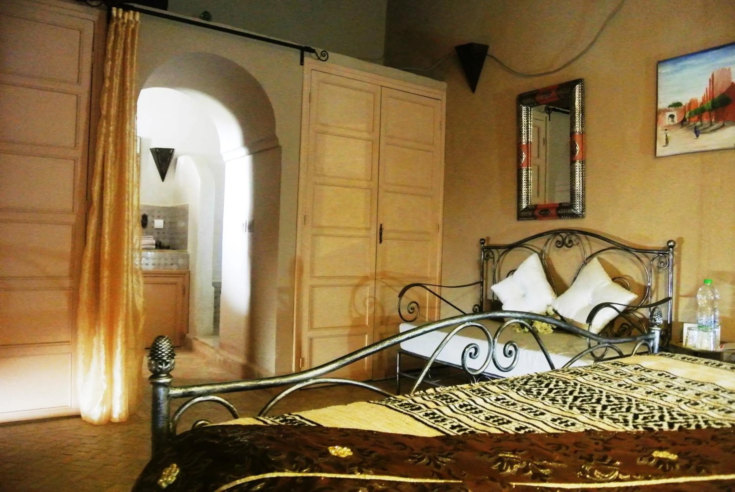 Photo of the whole room, Bed in Riad Anma