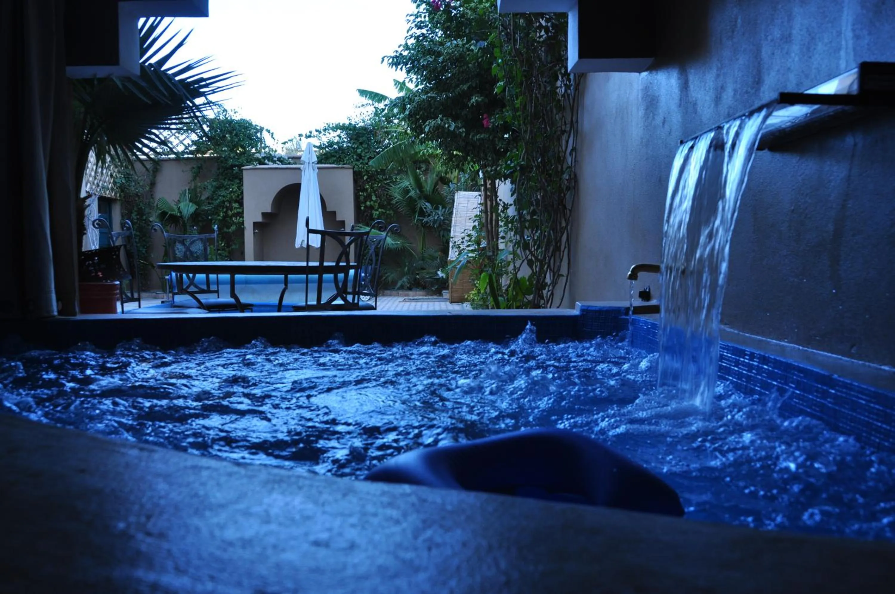 Swimming pool in Riad Anma