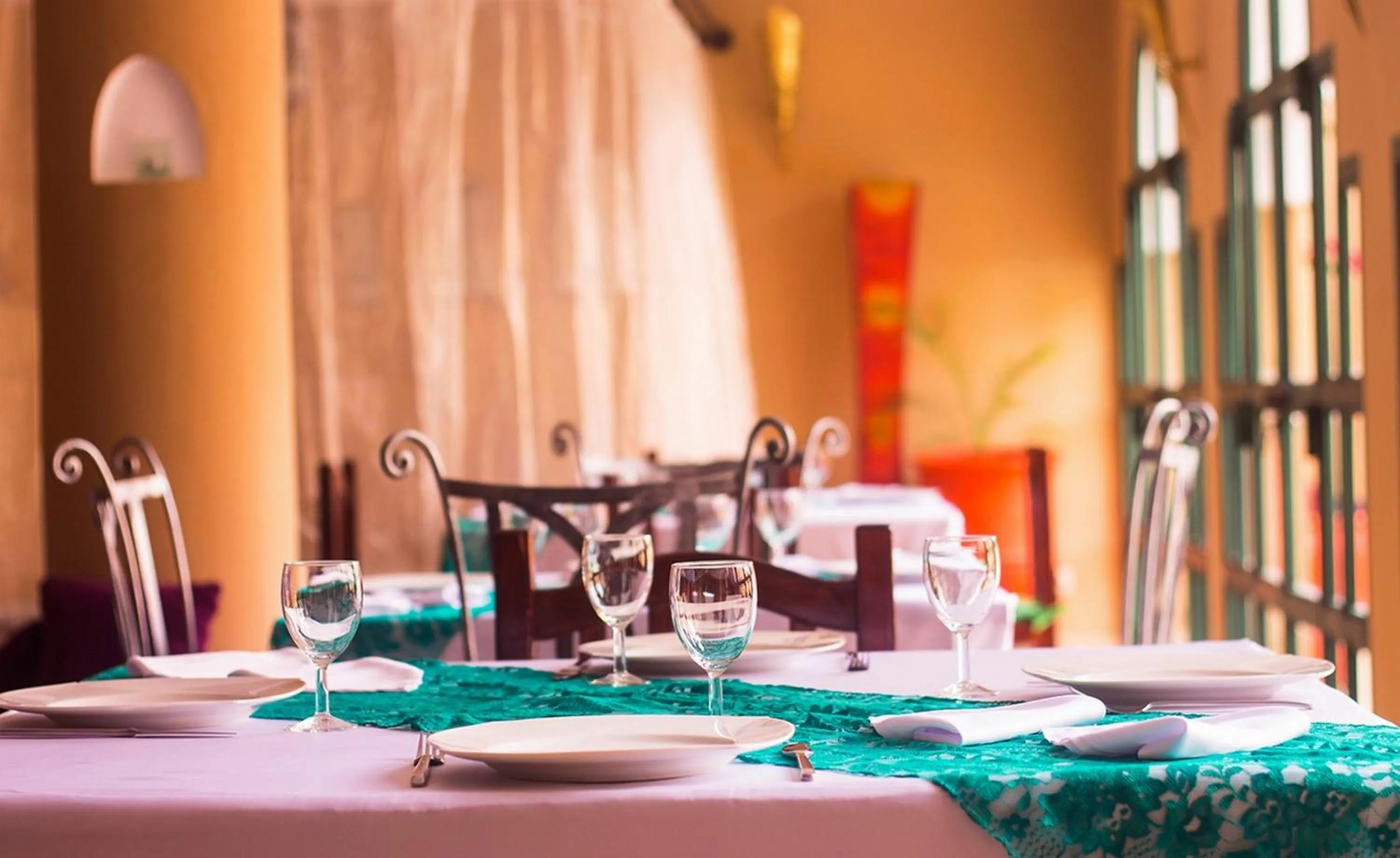 Restaurant/places to eat in Riad Anma