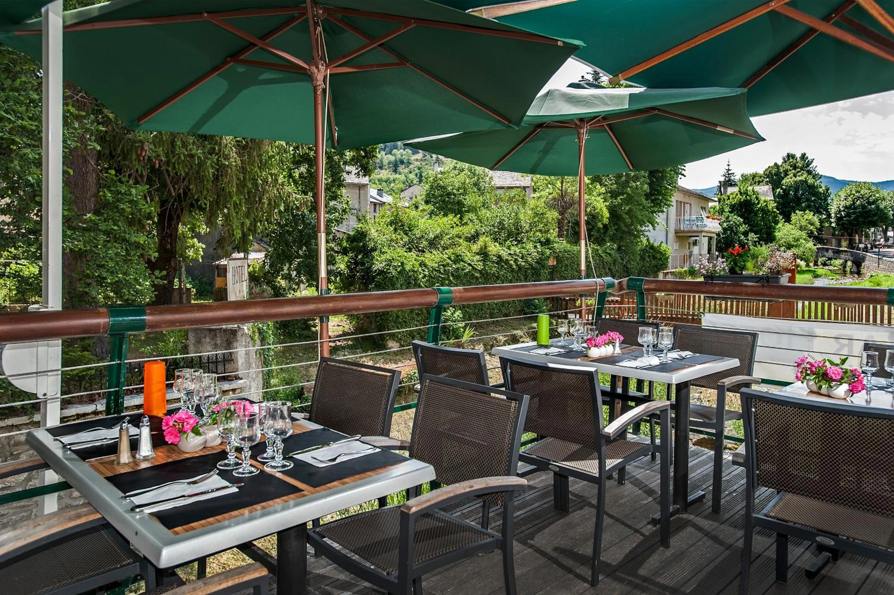 Restaurant/places to eat in Logis Hotel Restaurant Family & Spa