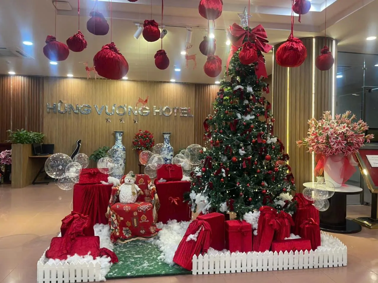 Communal lounge/ TV room in Khách Sạn Hùng Vương Quảng Ngãi