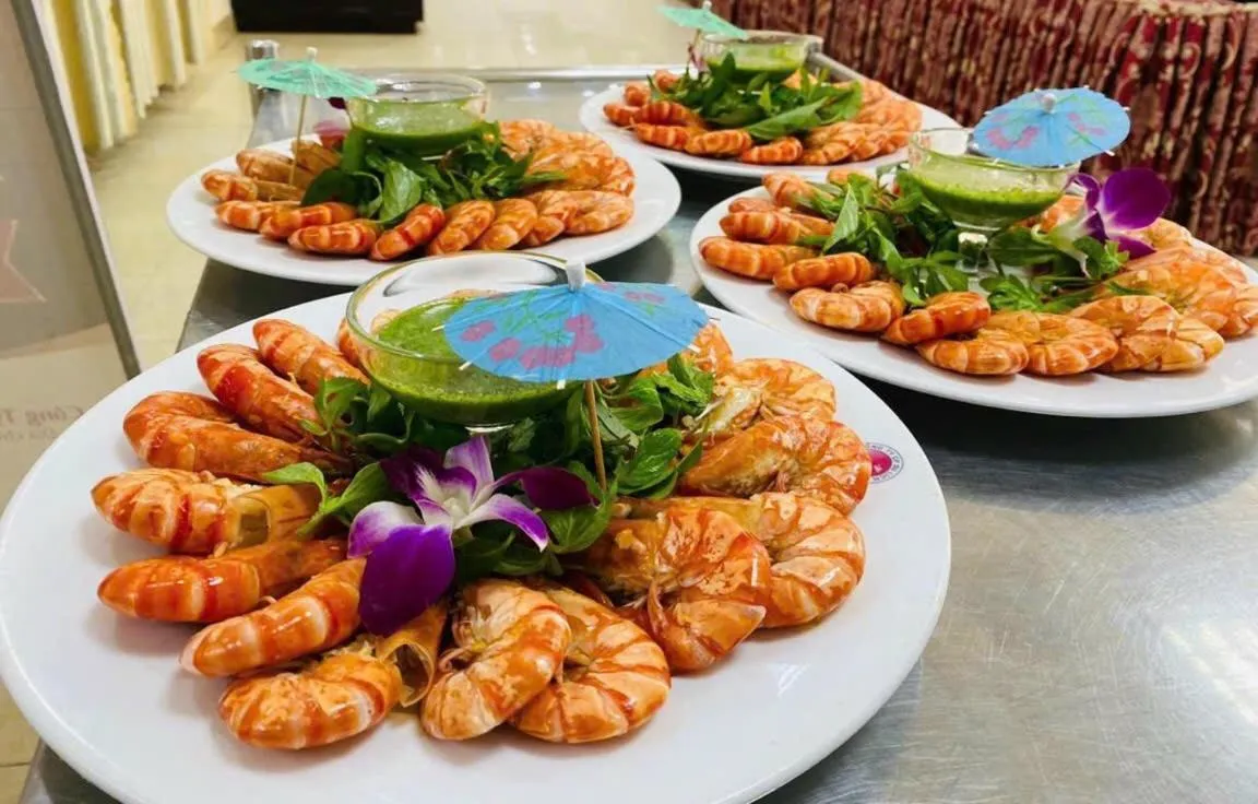 Restaurant/places to eat in Khách Sạn Hùng Vương Quảng Ngãi