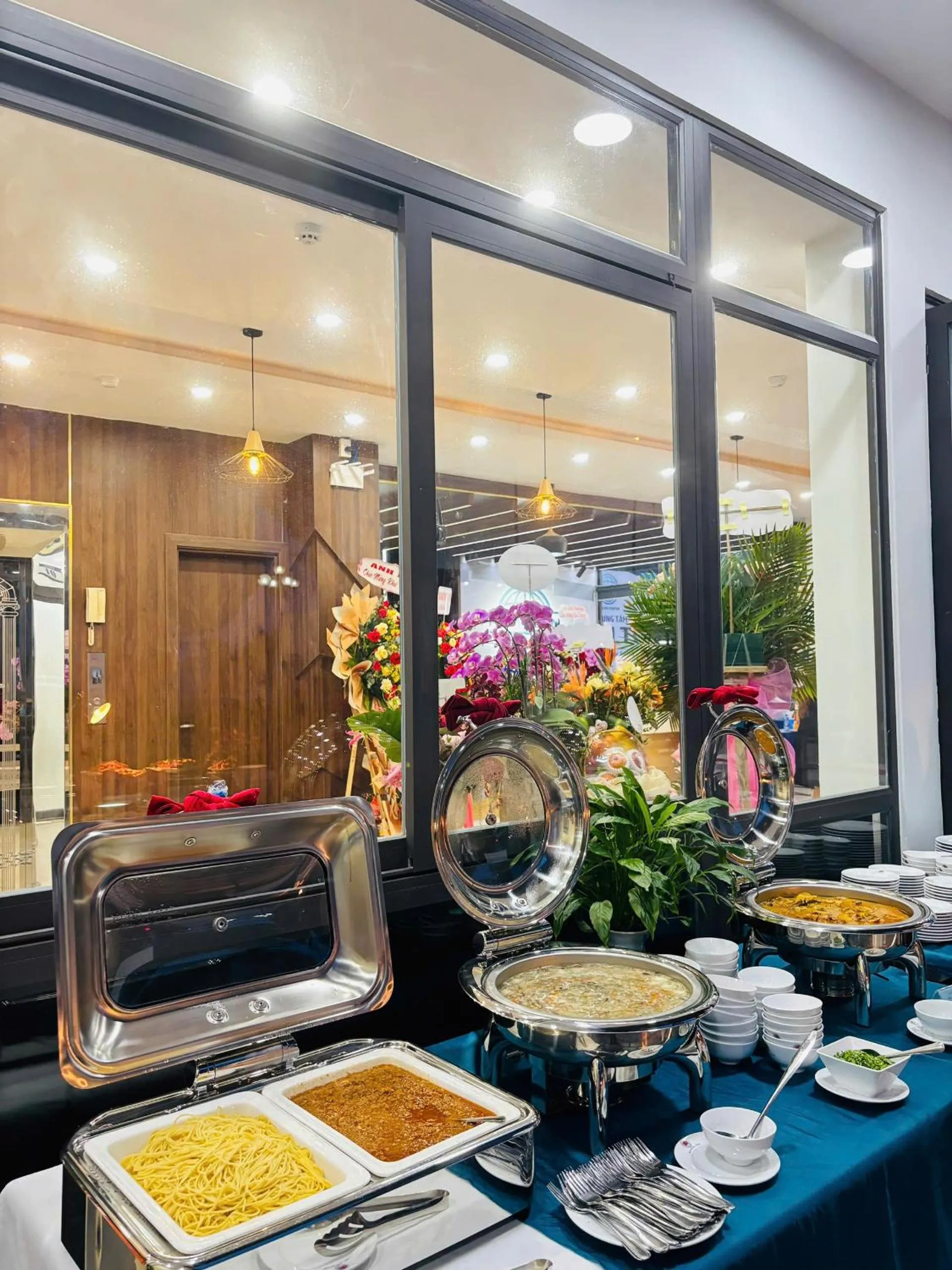 Restaurant/places to eat in Khách Sạn Hùng Vương Quảng Ngãi