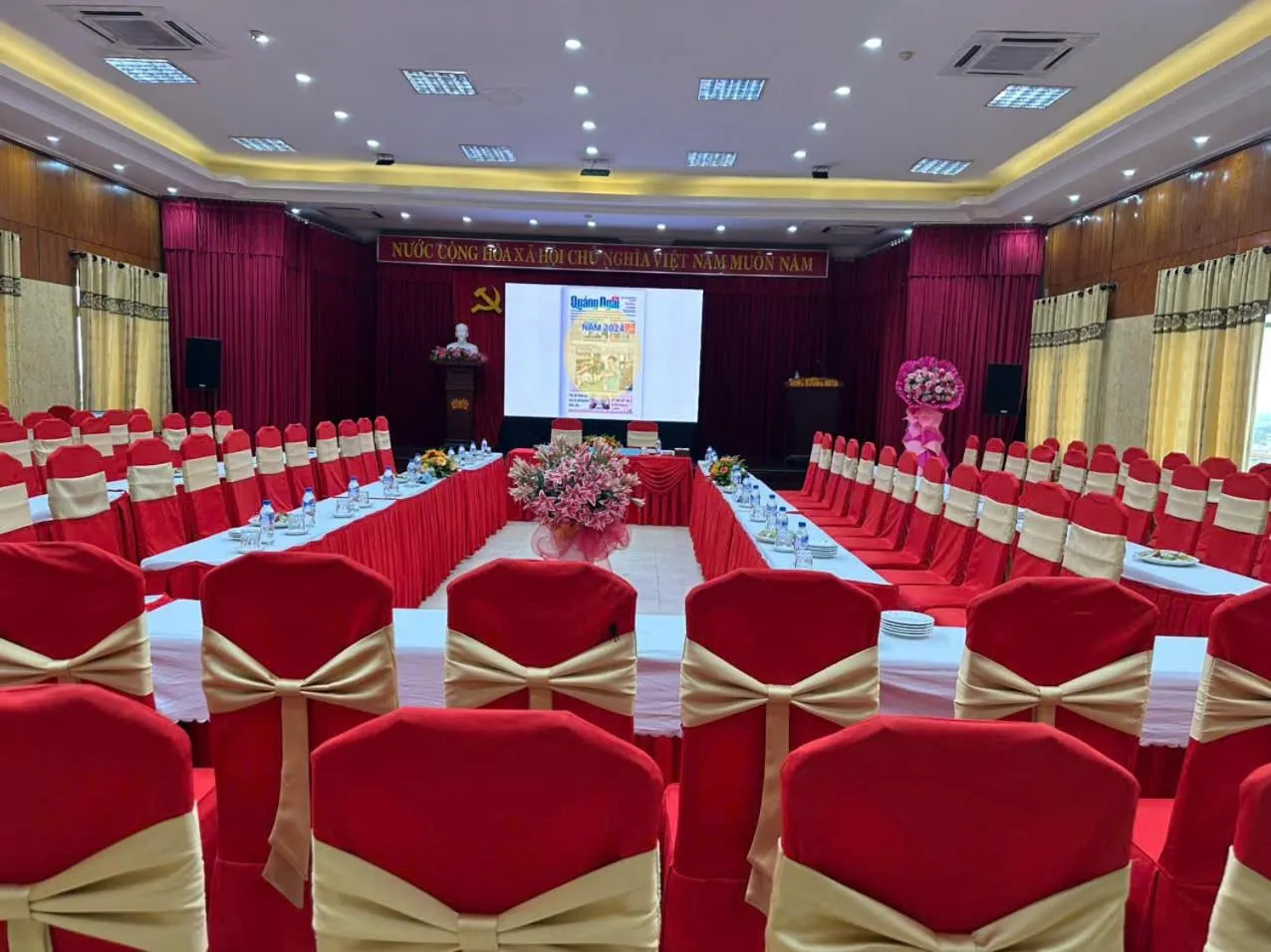 Meeting/conference room in Khách Sạn Hùng Vương Quảng Ngãi