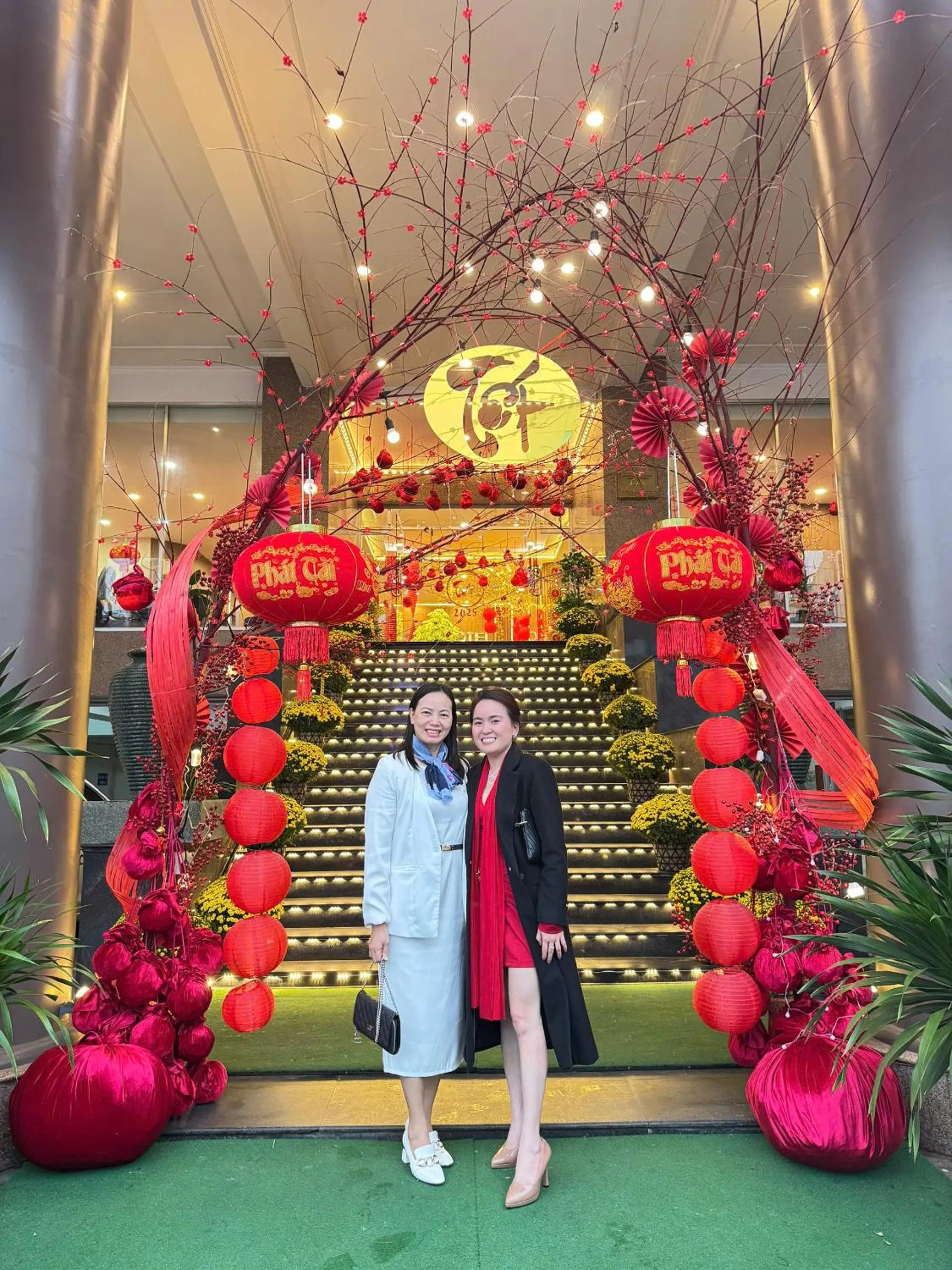 People in Khách Sạn Hùng Vương Quảng Ngãi