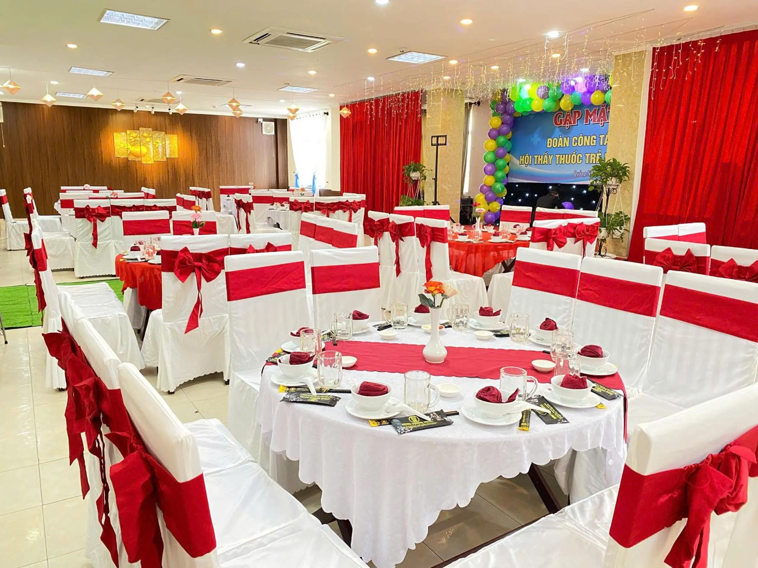 Restaurant/places to eat in Khách Sạn Hùng Vương Quảng Ngãi