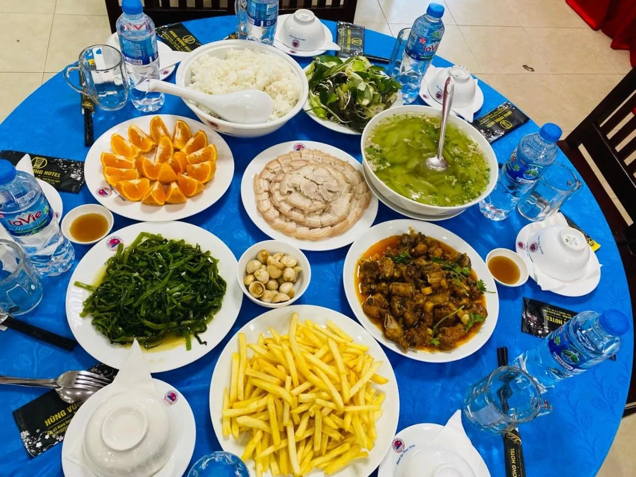 Restaurant/places to eat in Khách Sạn Hùng Vương Quảng Ngãi