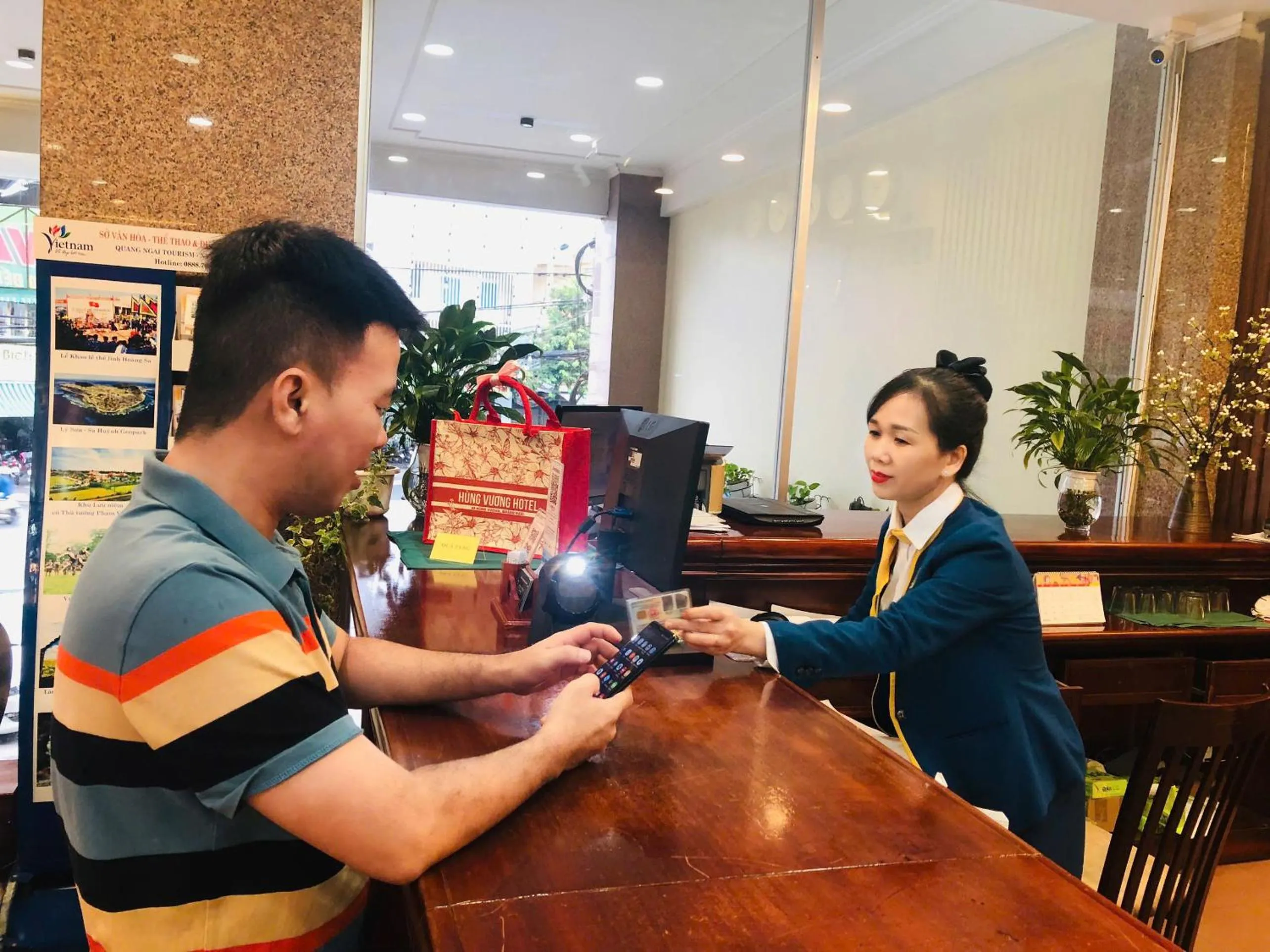 Lobby or reception in Khách Sạn Hùng Vương Quảng Ngãi