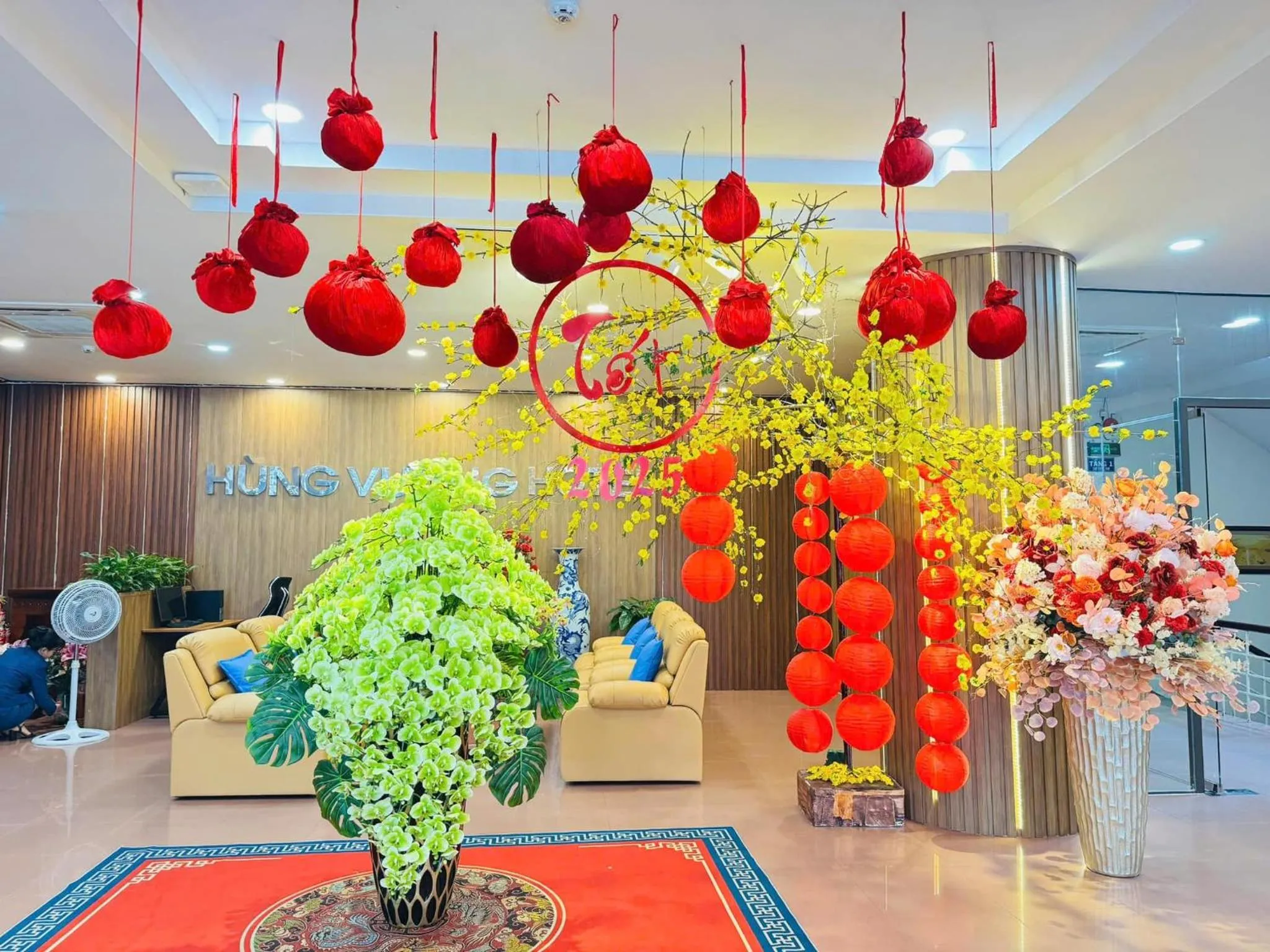 Communal lounge/ TV room in Khách Sạn Hùng Vương Quảng Ngãi