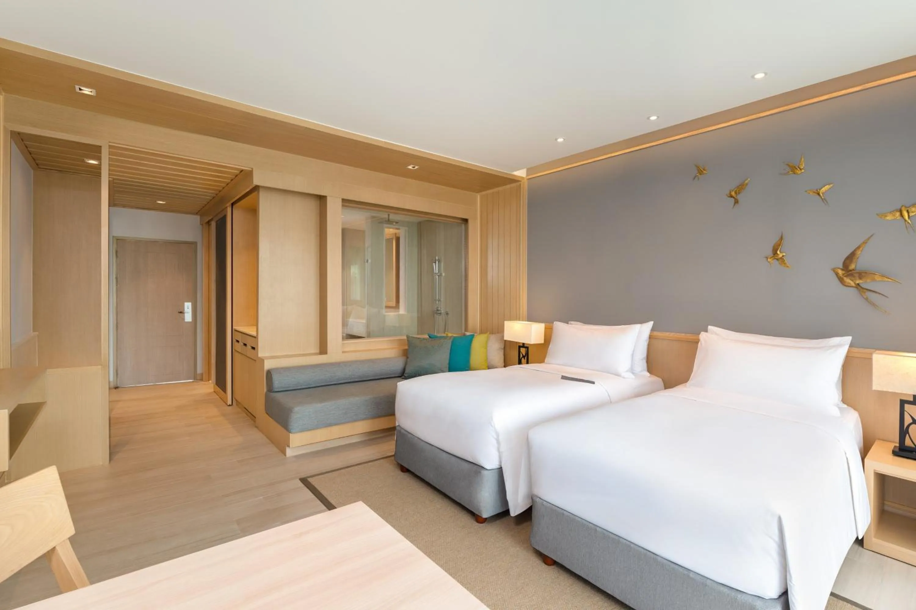 Swimming pool, Bed in Le Meridien Khao Lak Resort & Spa