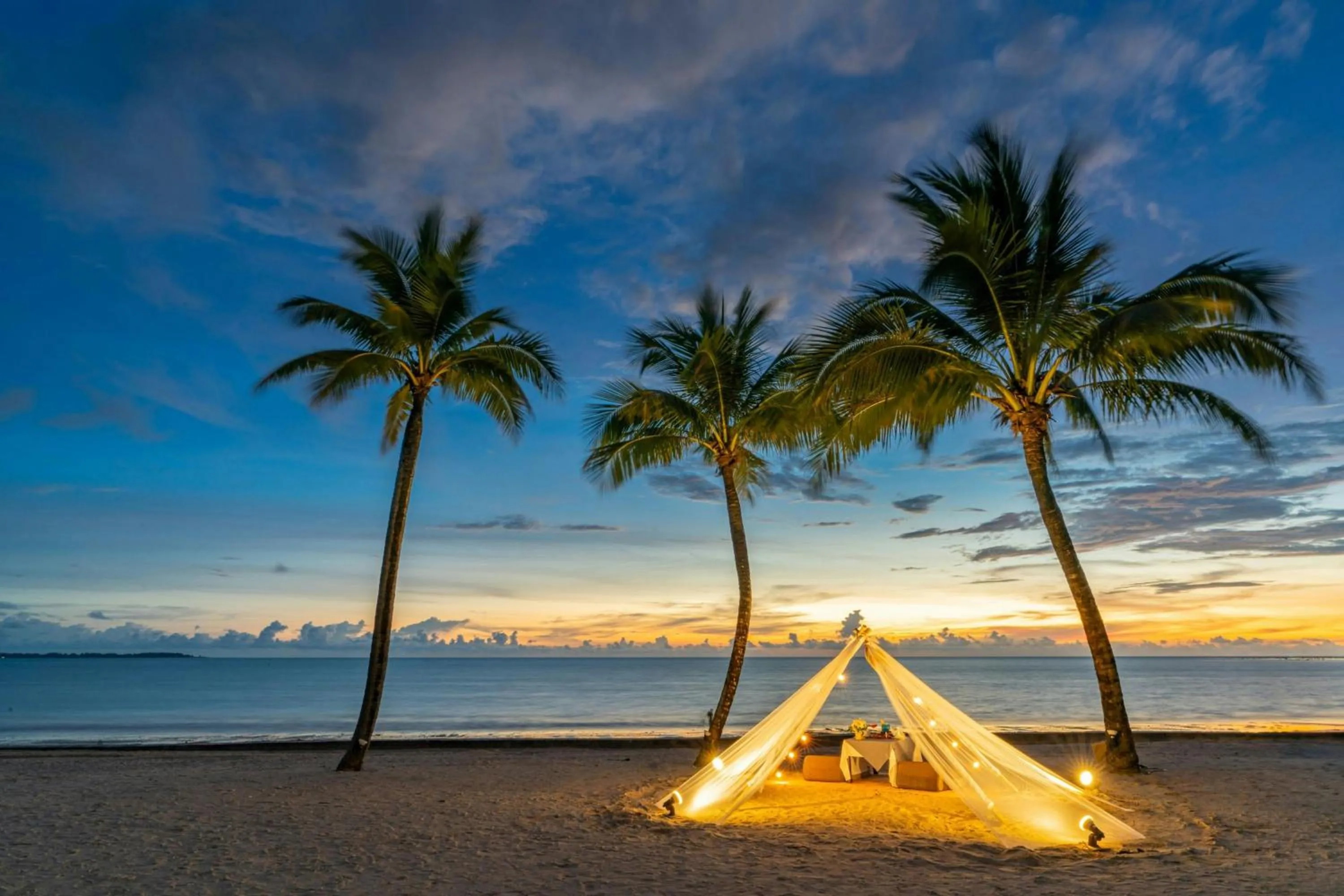Beach in Le Meridien Khao Lak Resort & Spa