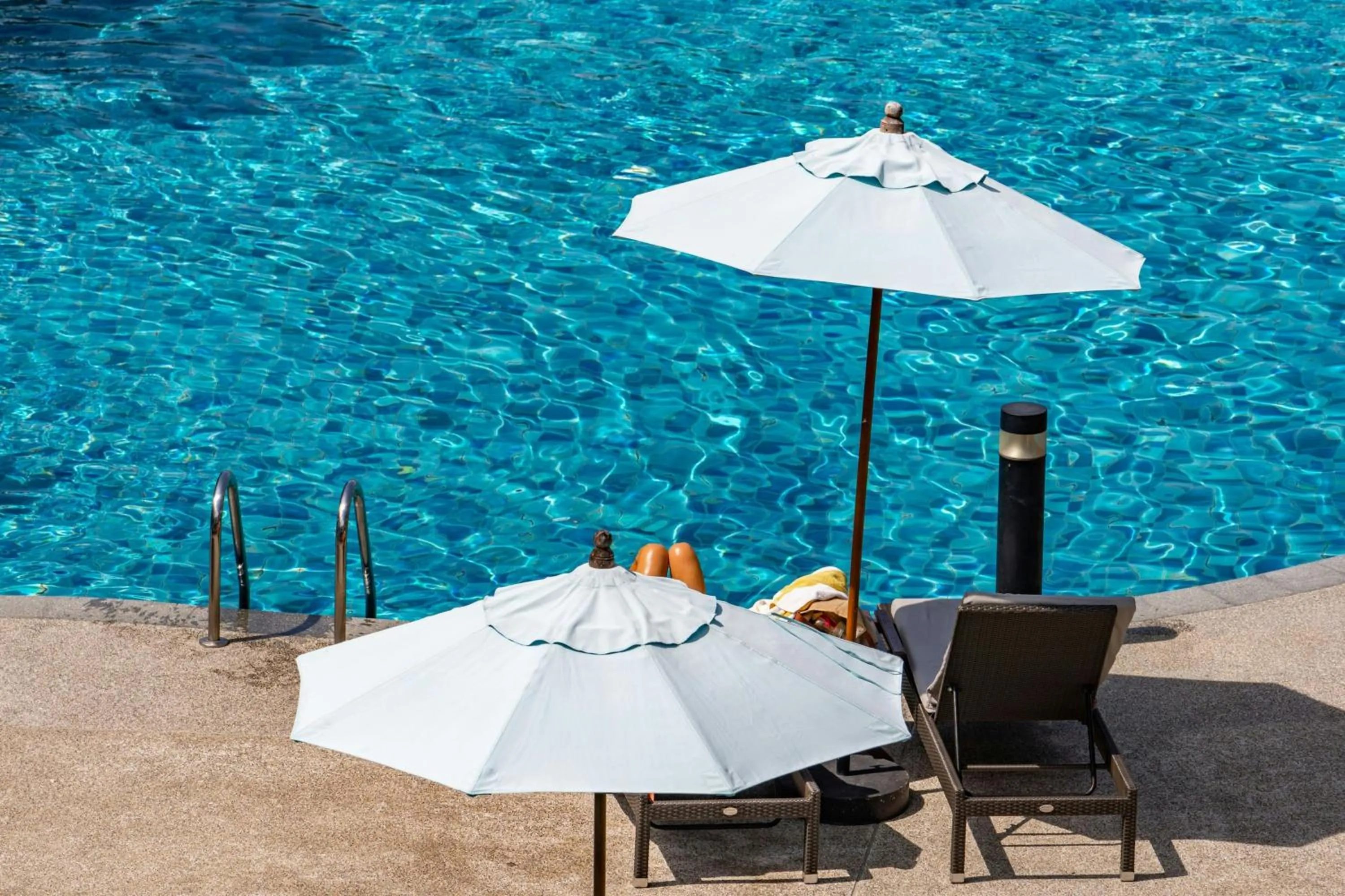 Swimming pool in Le Meridien Khao Lak Resort & Spa