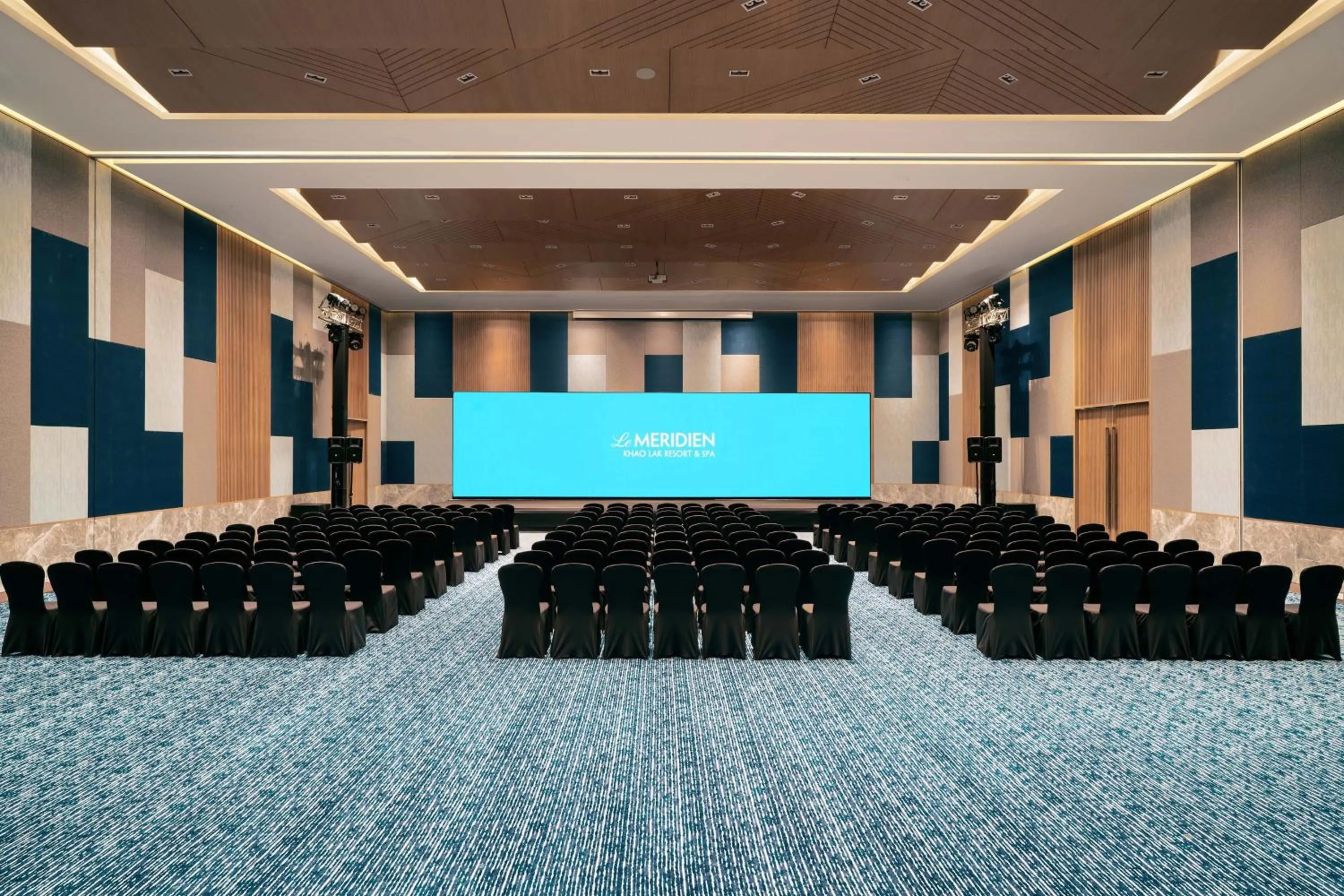 Entertainment in Le Meridien Khao Lak Resort & Spa