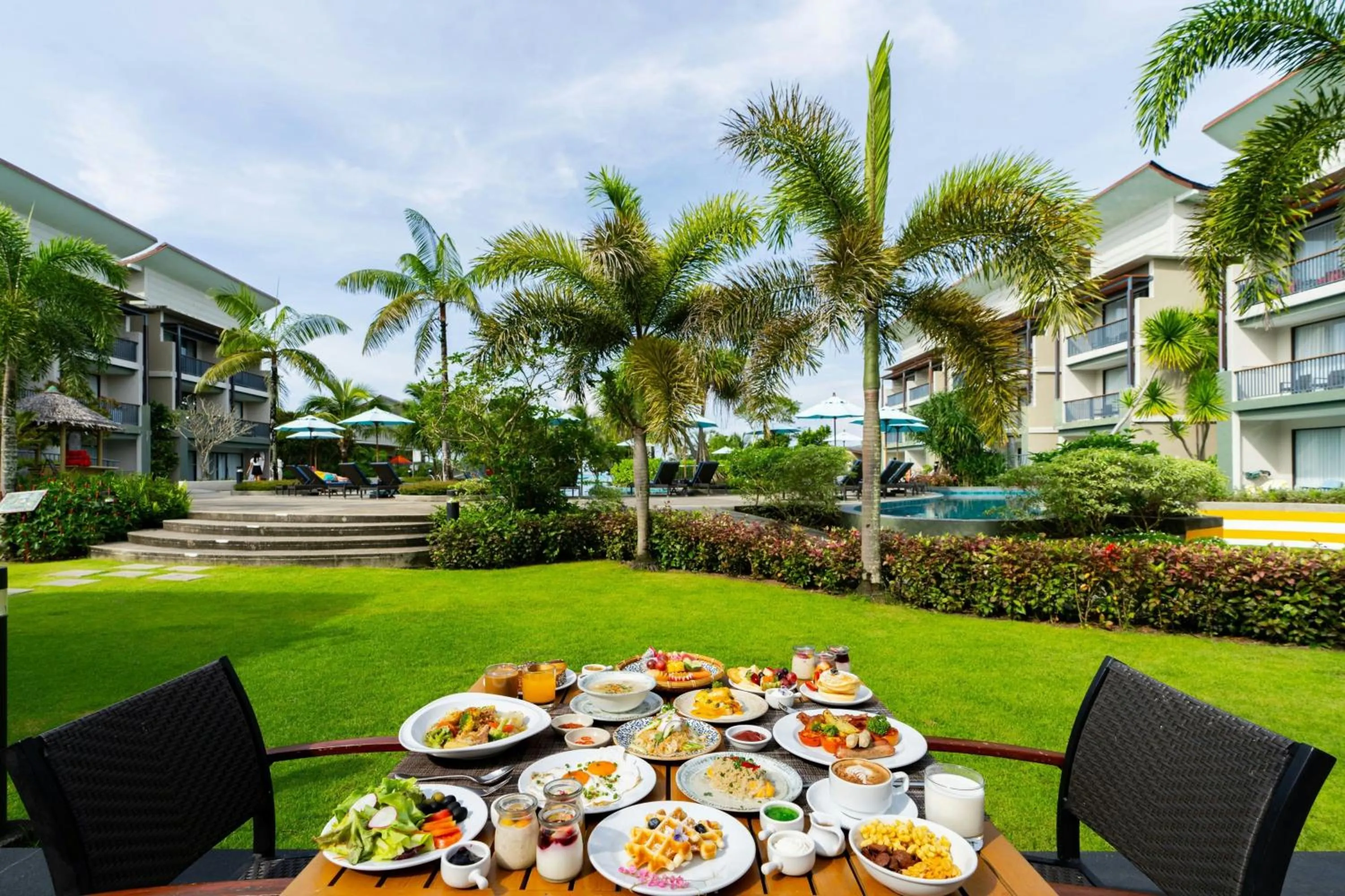 Breakfast in Le Meridien Khao Lak Resort & Spa