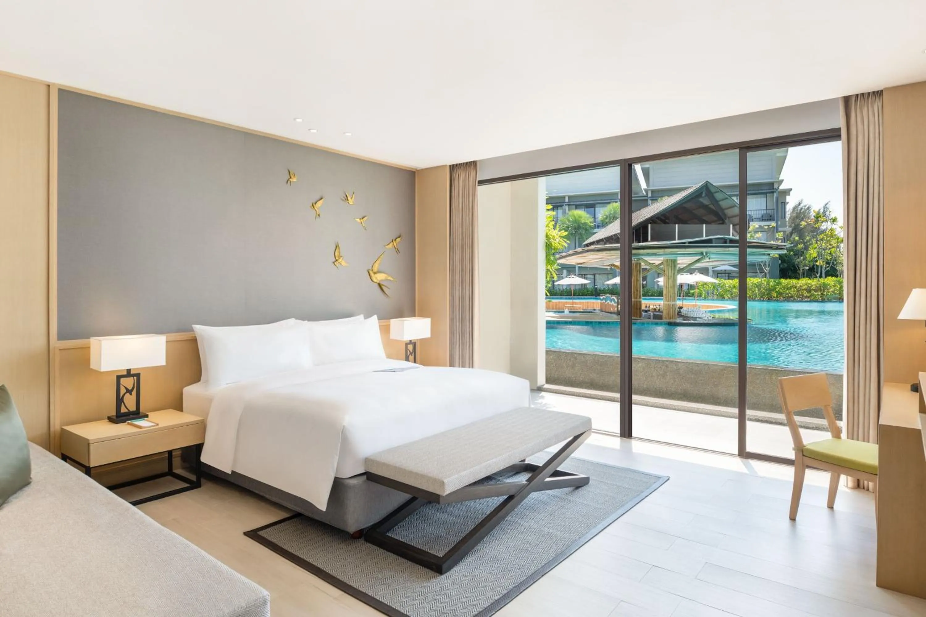 Bedroom, Bed in Le Meridien Khao Lak Resort & Spa
