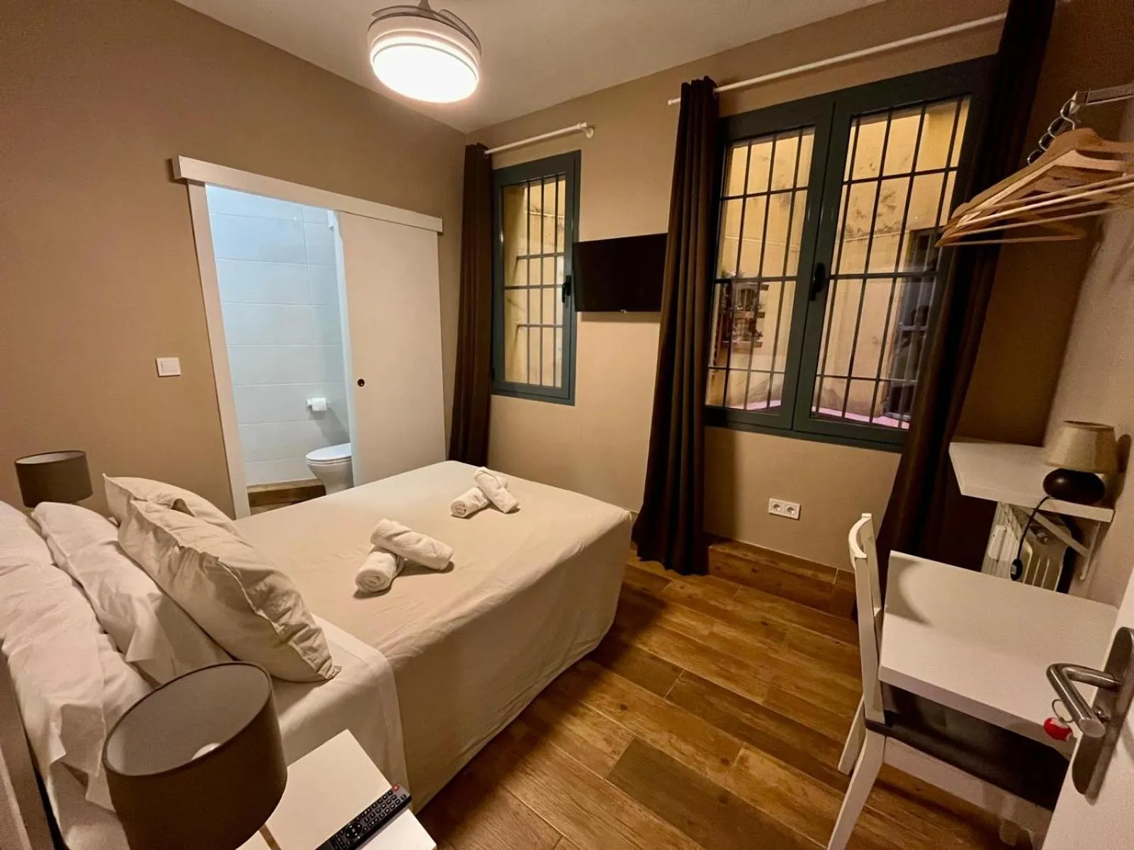 Toilet, Bed in Palacete de la Almudayna