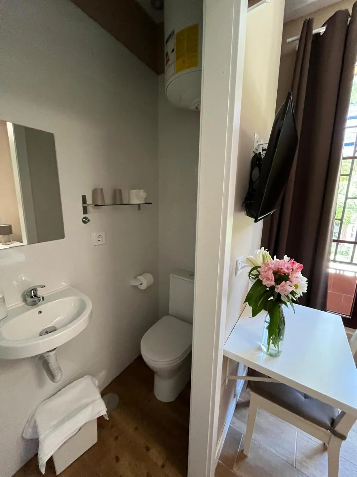 Shower in Palacete de la Almudayna