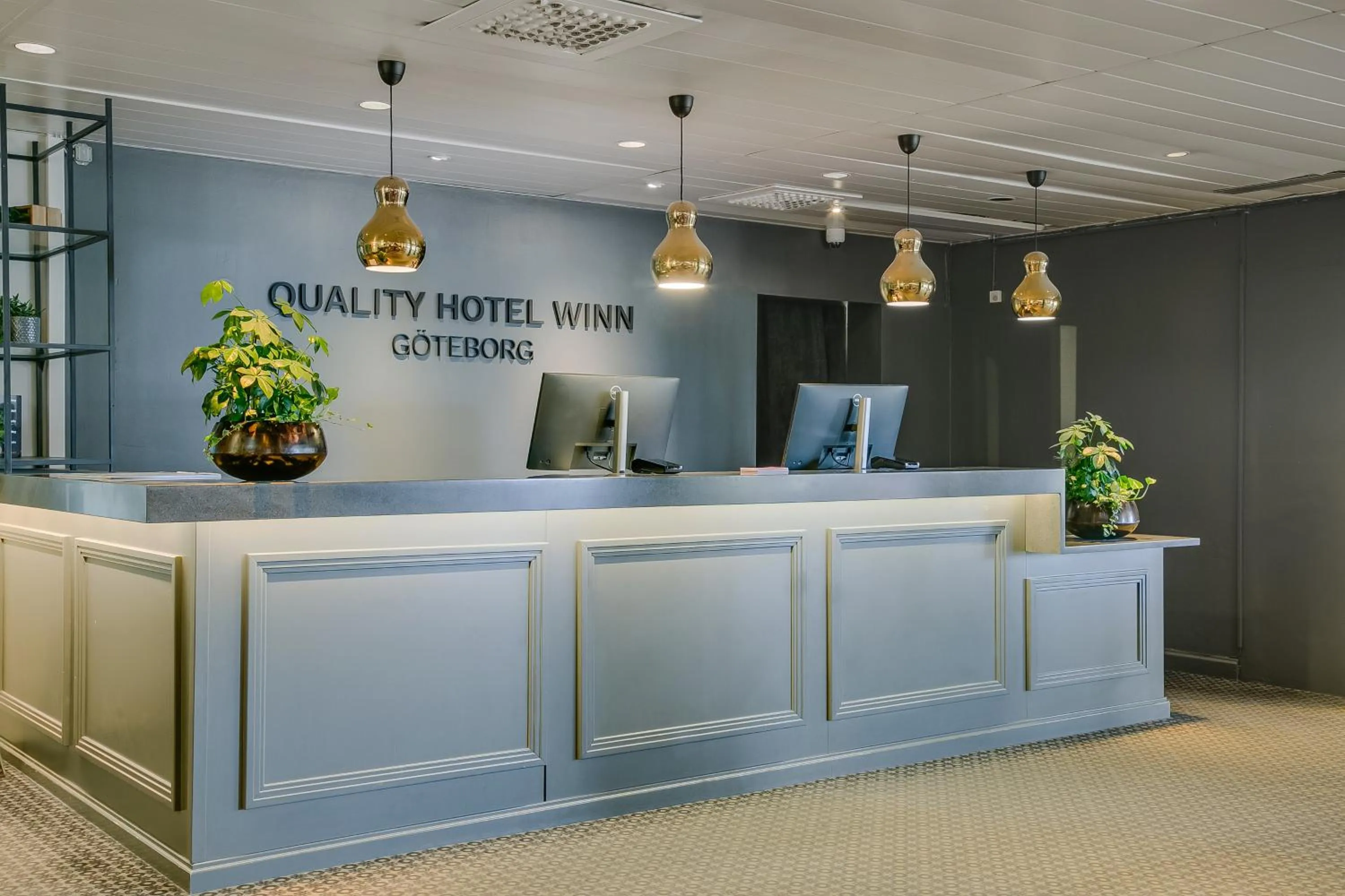 Text overlay in Quality Hotel Winn