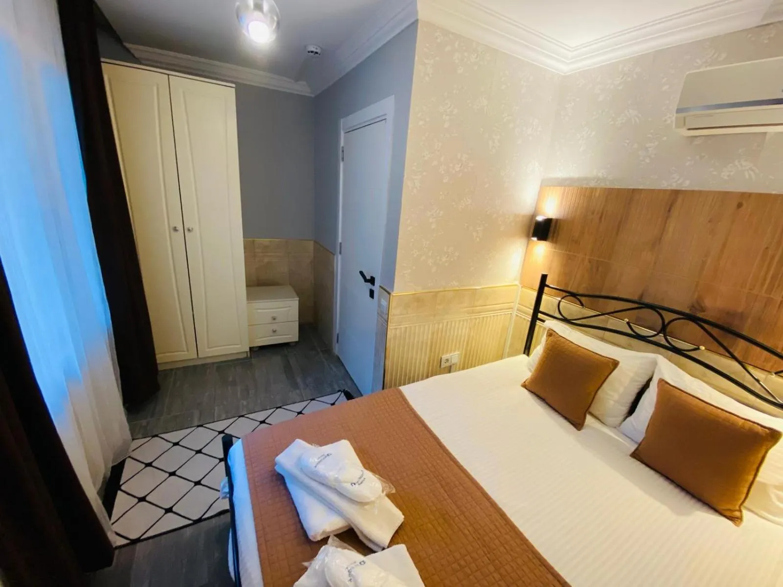 Bed in Royal Loft Suit