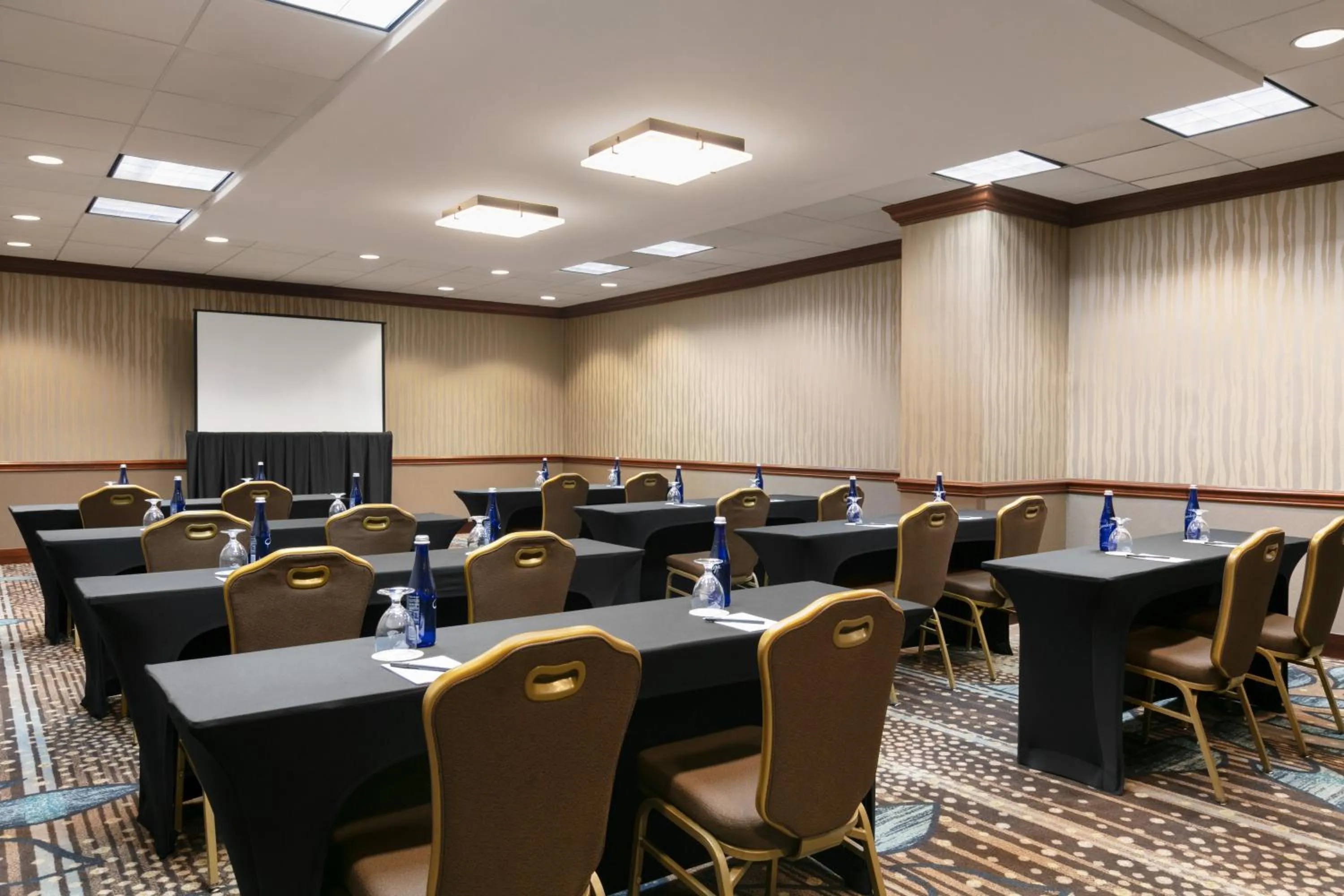 Meeting/conference room in Crowne Plaza Crystal City-Washington, D.C. by IHG