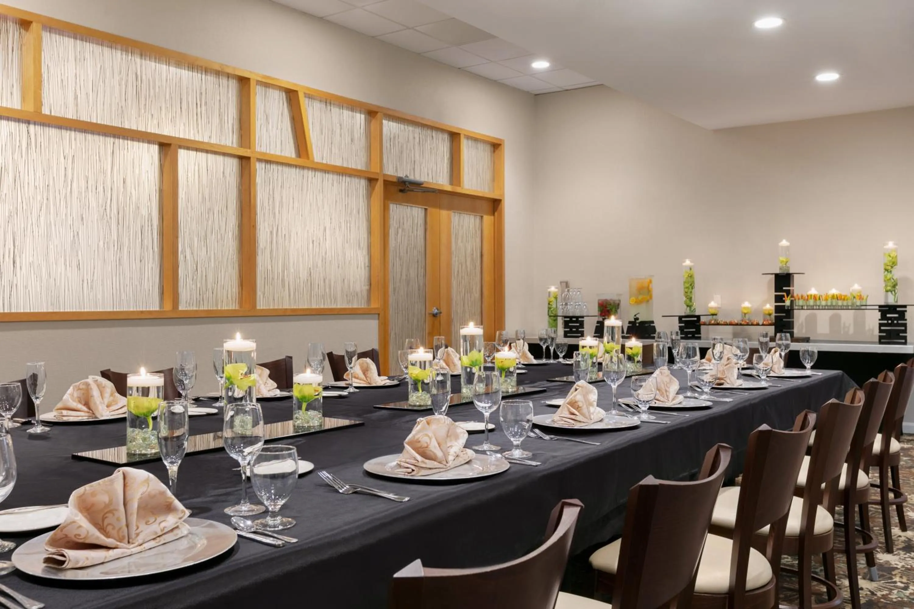 Meeting/conference room in Crowne Plaza Crystal City-Washington, D.C. by IHG