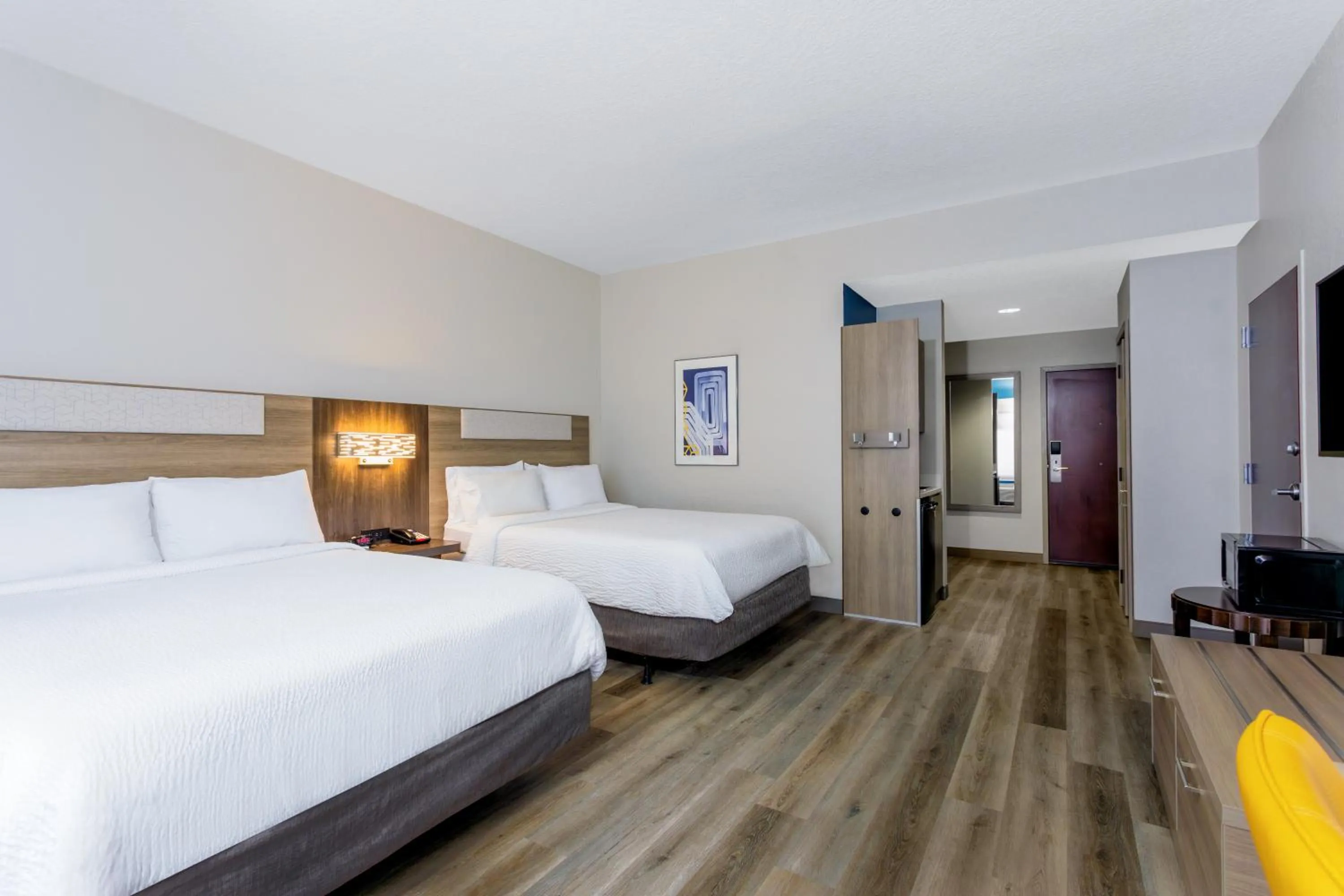 Bed in Holiday Inn Express Orlando-Ocoee East by IHG