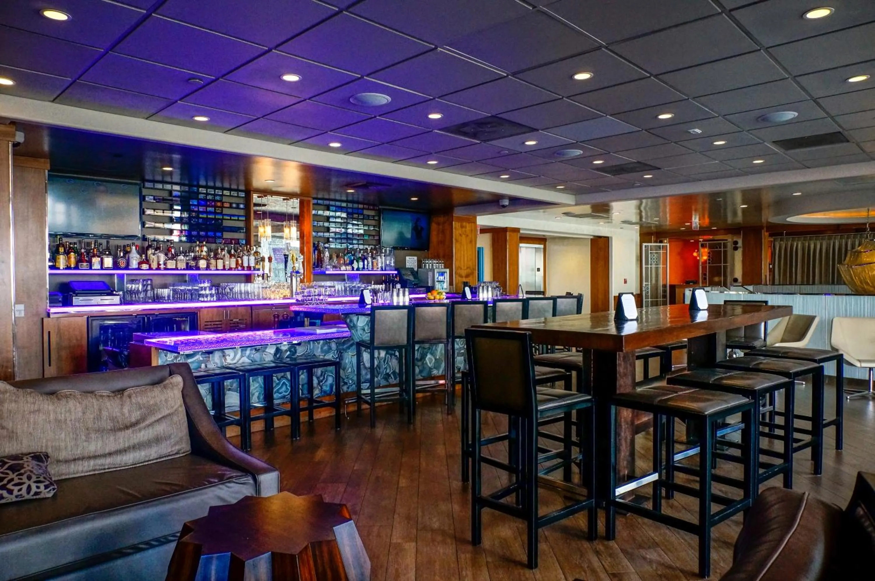 Lounge or bar in E Central Hotel Downtown Los Angeles