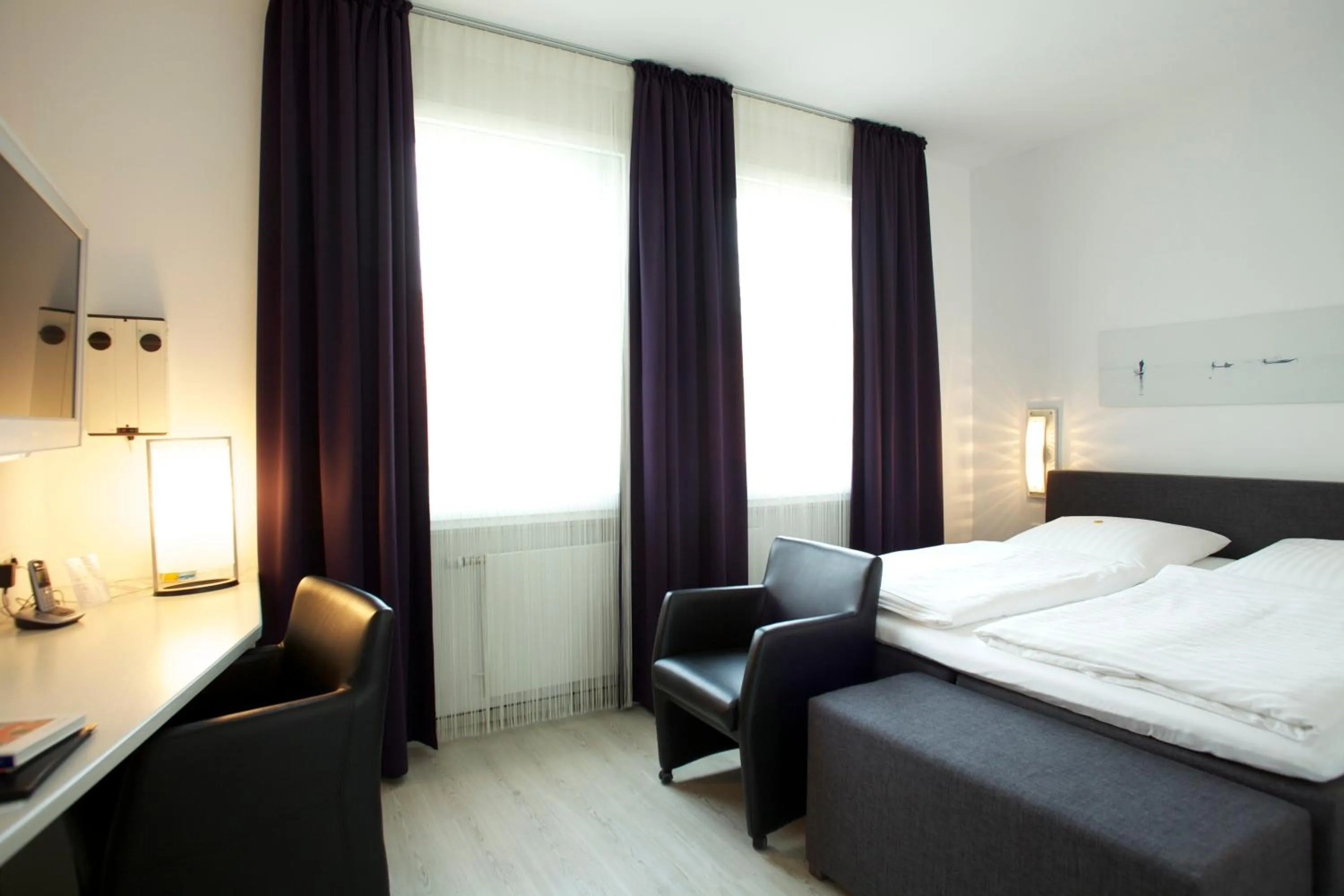 Photo of the whole room, Bed in Hotel Zur Wartburg