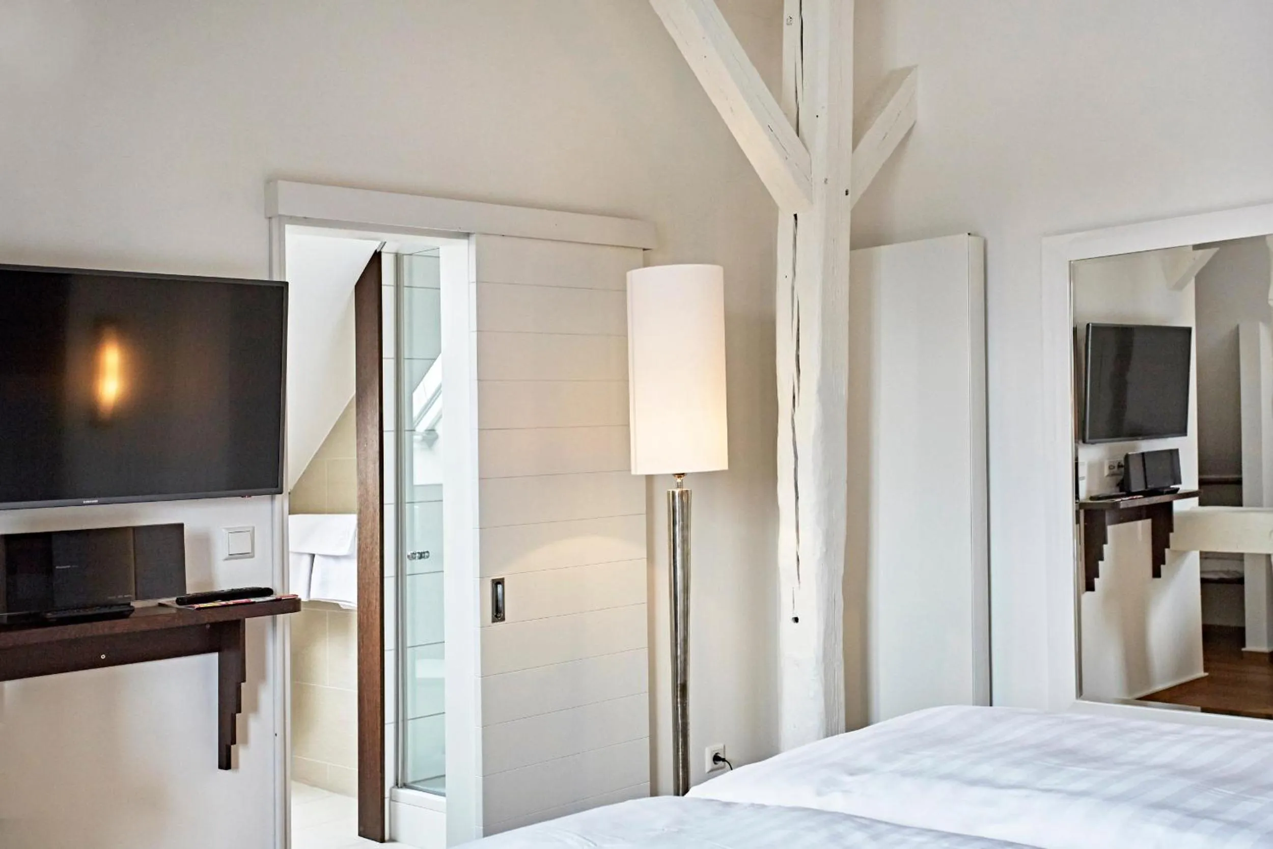 Decorative detail, Bed in Hotel Zur Wartburg