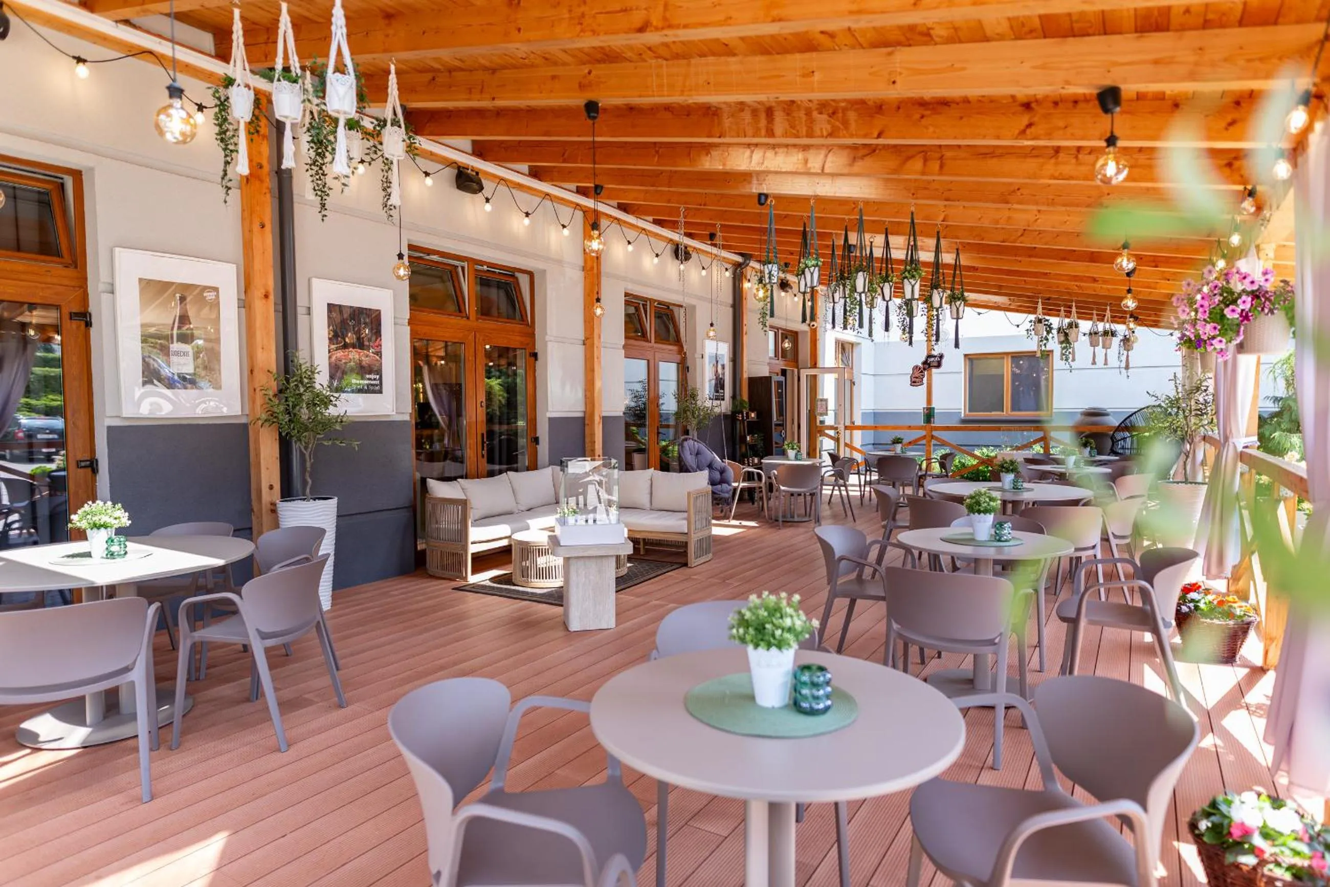 Restaurant/places to eat in Apartamenty i pokoje Montana