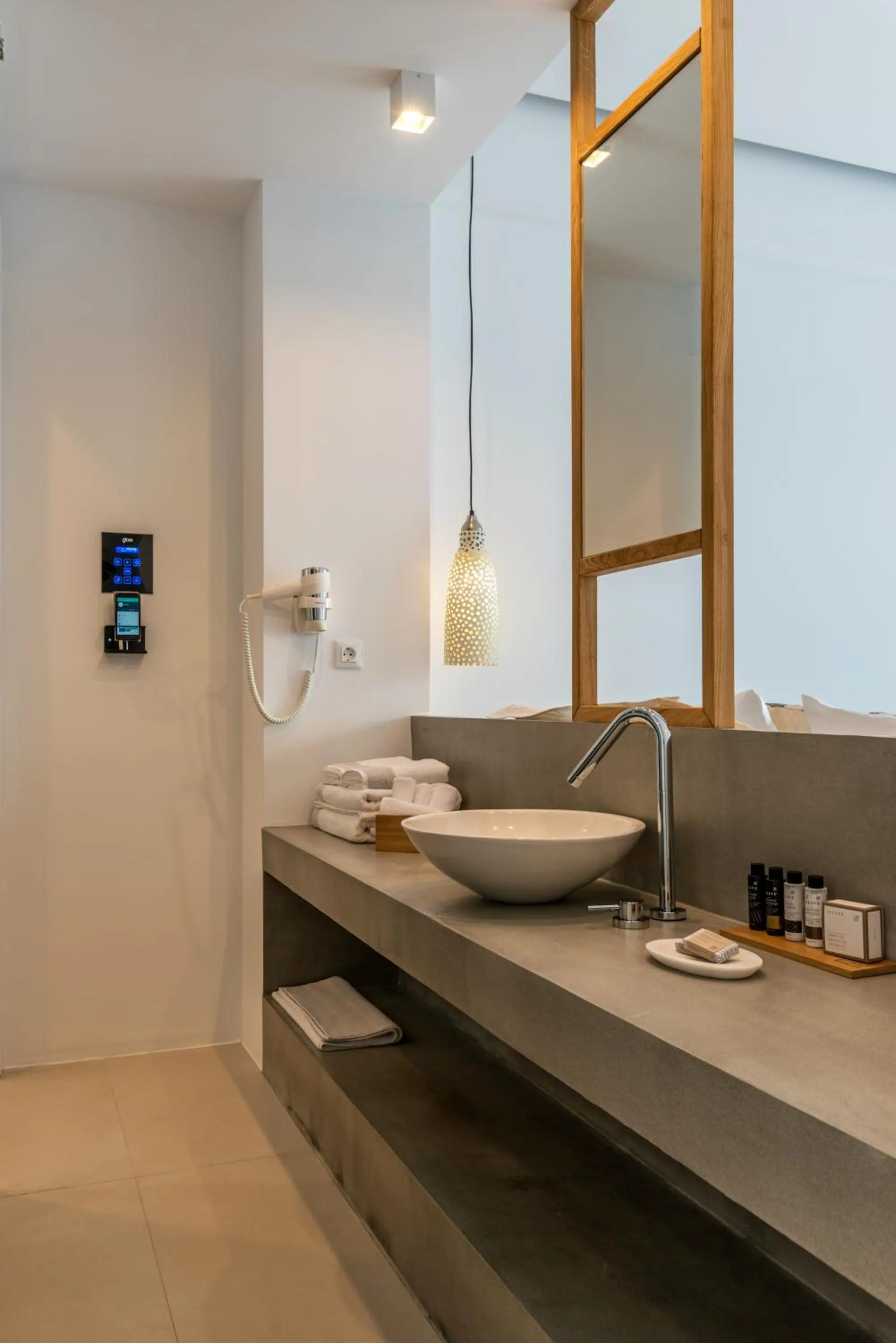 Bathroom in Bluetopia Suites