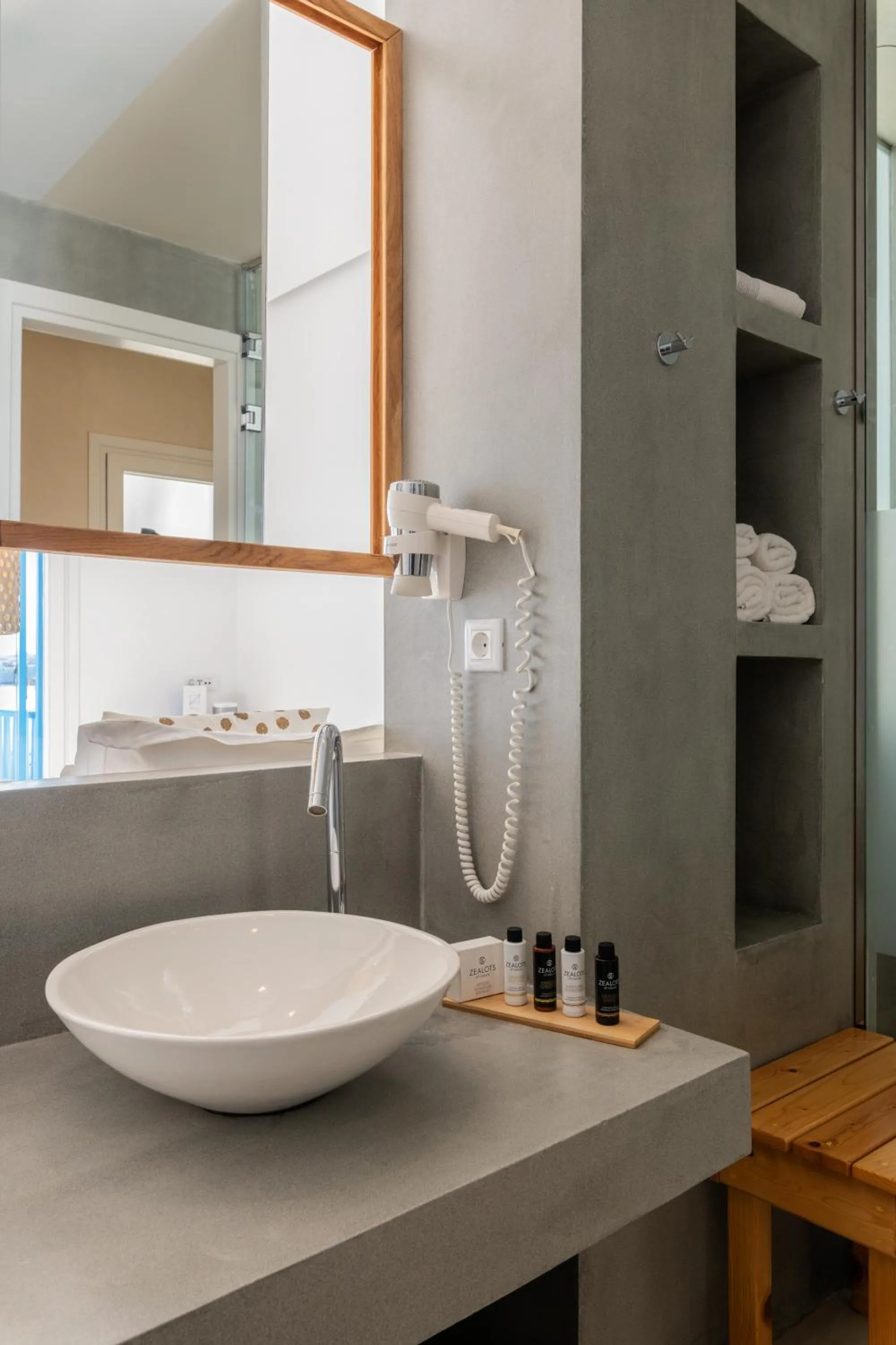 Bathroom in Bluetopia Suites