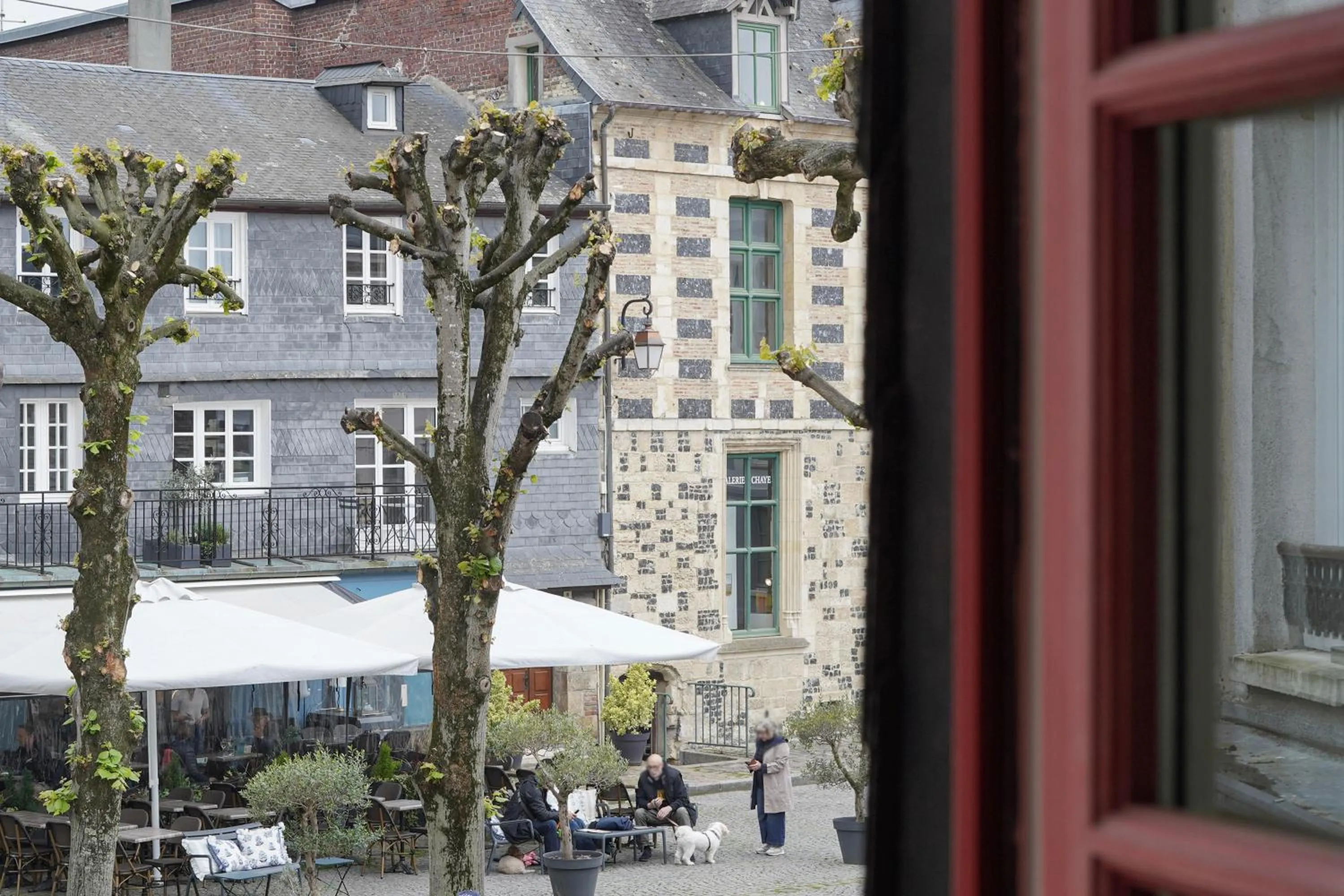 City view in L'Absinthe Hôtel