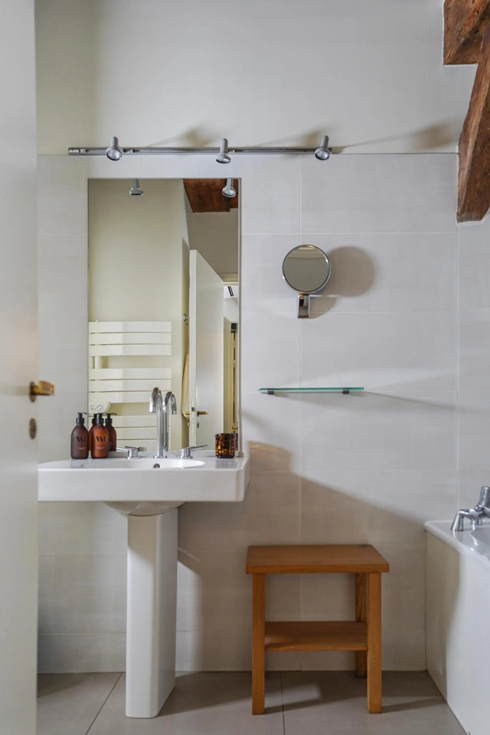 Bathroom in L'Absinthe Hôtel