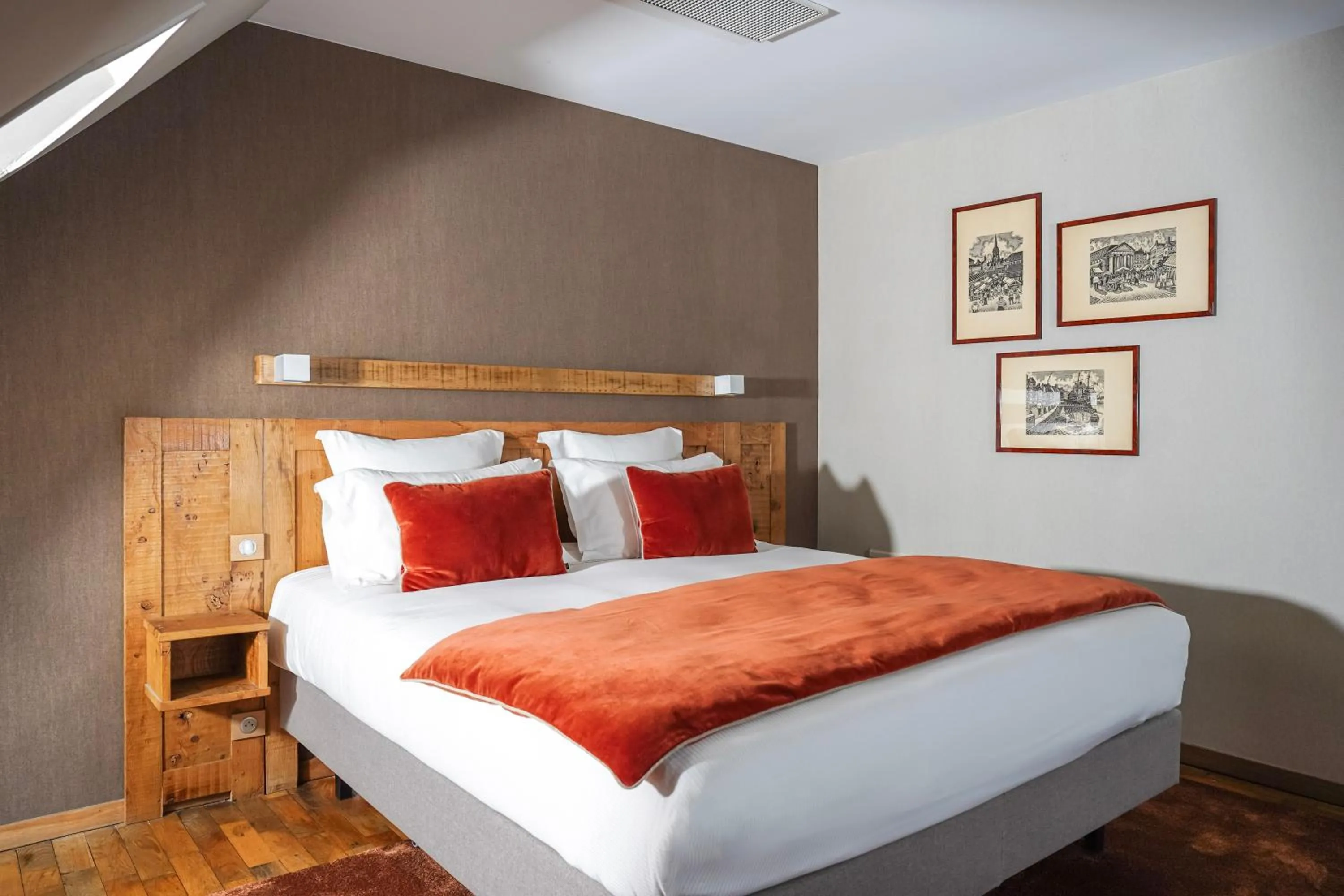 Bedroom, Bed in L'Absinthe Hôtel