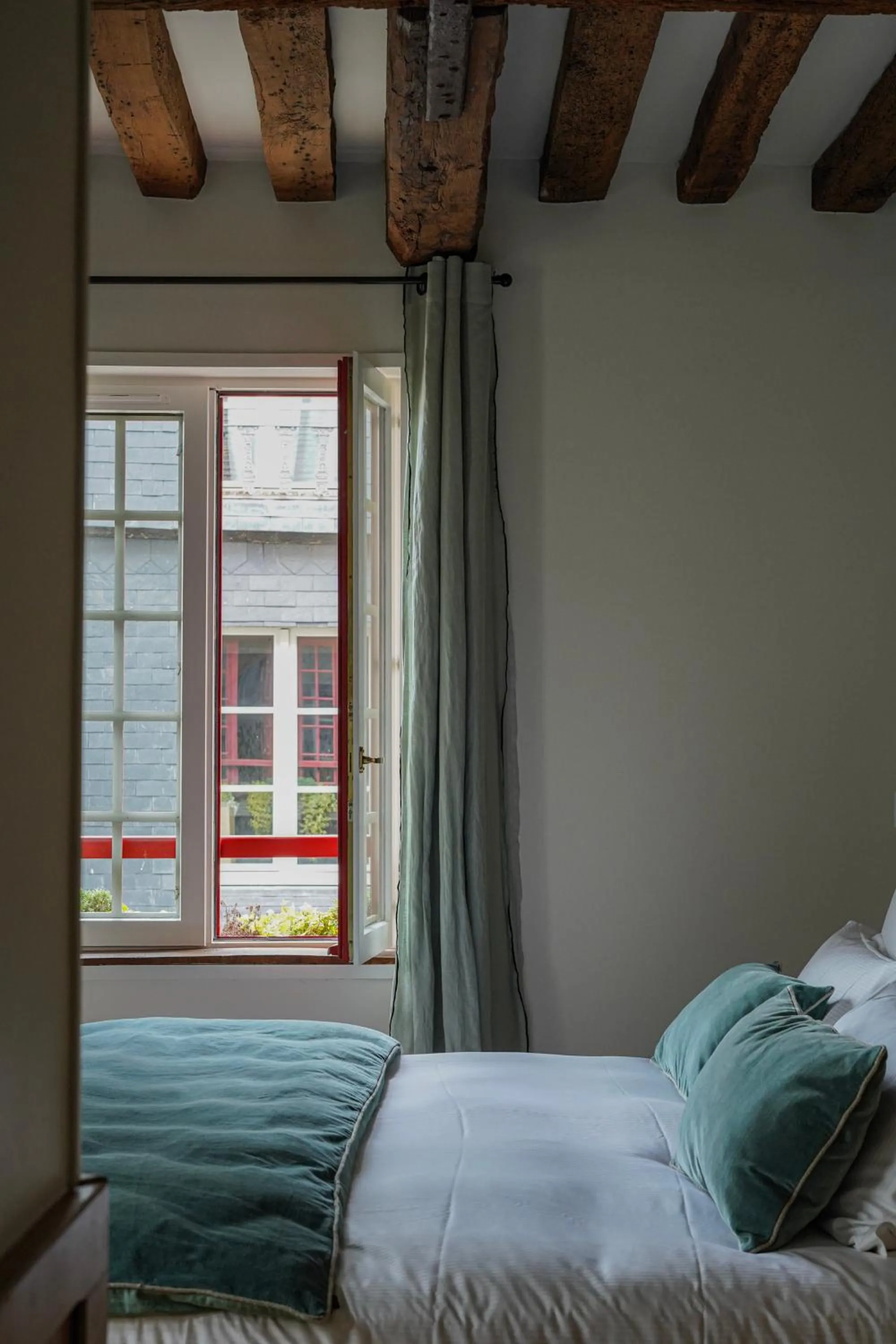 Superior Double Room in L'Absinthe Hôtel