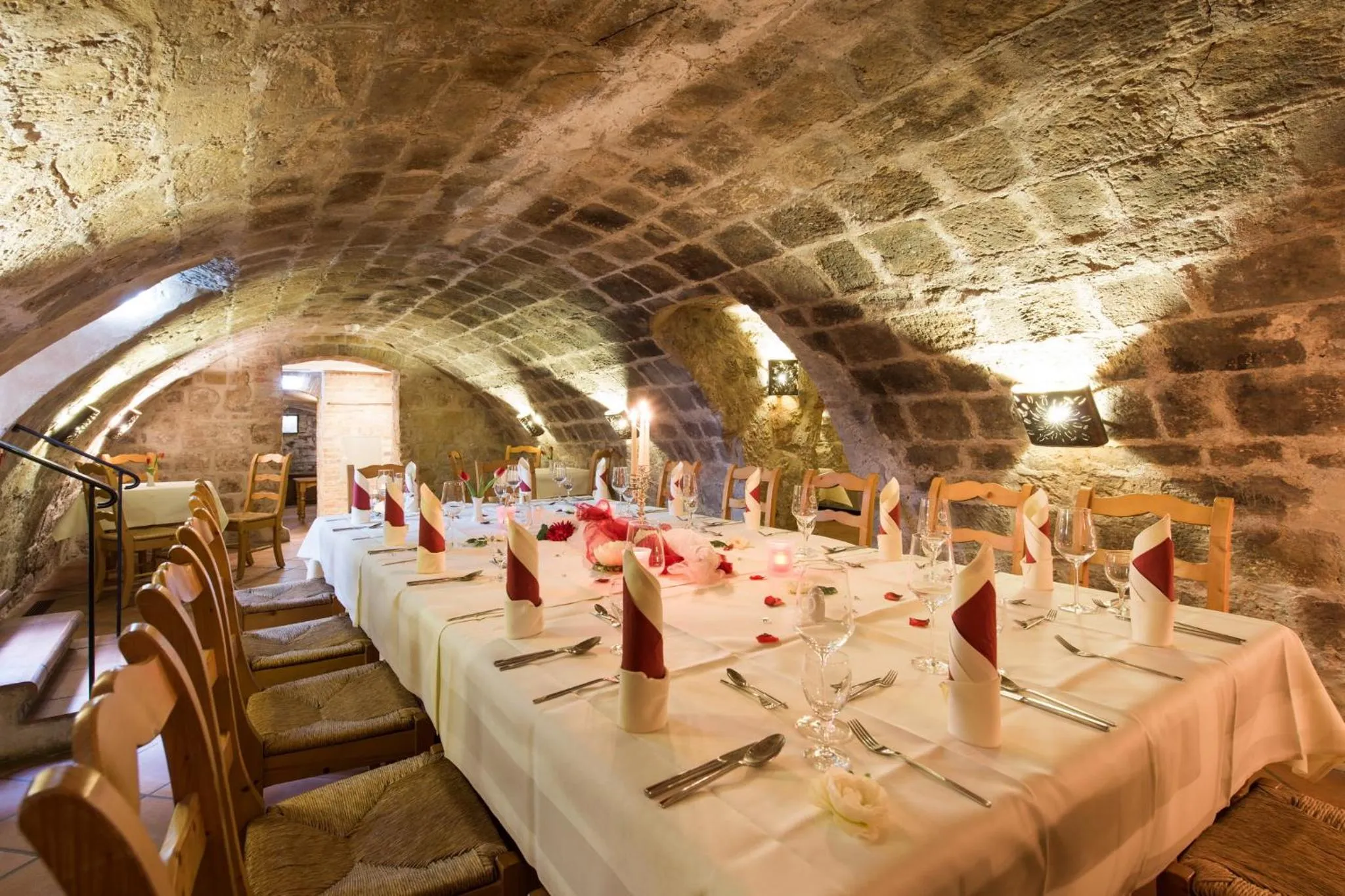 Restaurant/places to eat in Hotel Theophano