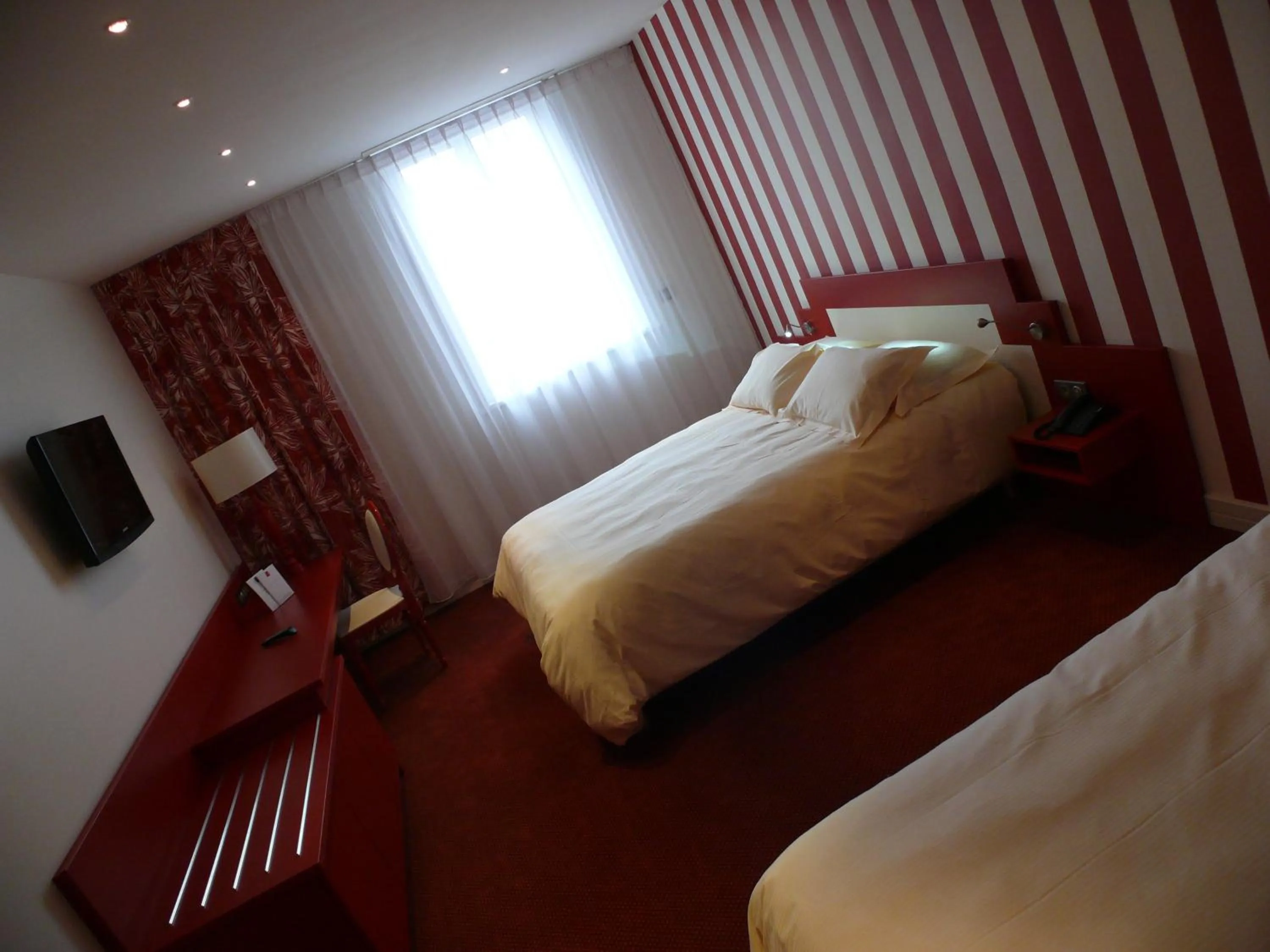 Photo of the whole room, Bed in The Originals Boutique, La Maison Rouge, Lens Ouest