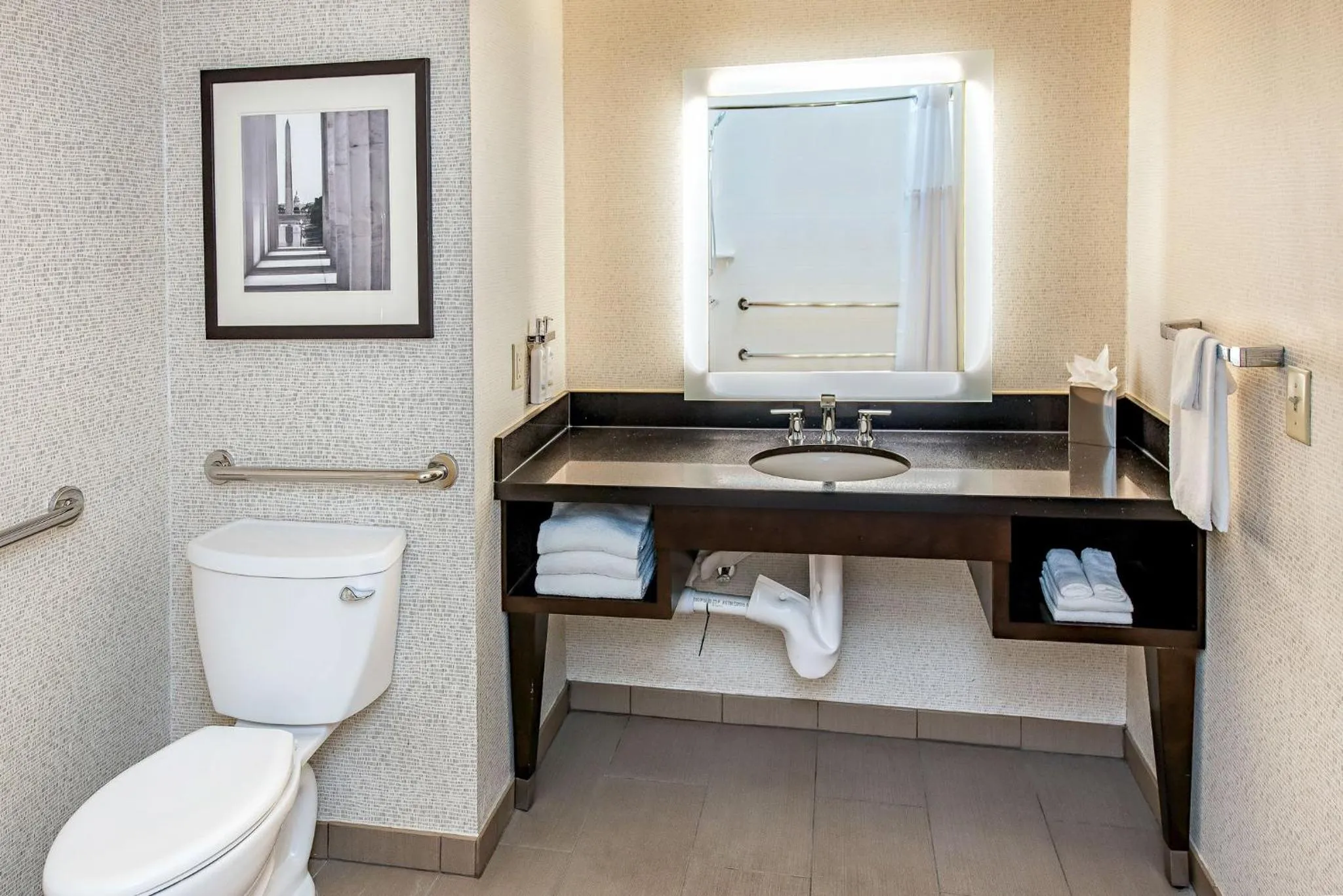 Bathroom in Holiday Inn Washington Capitol-National Mall by IHG