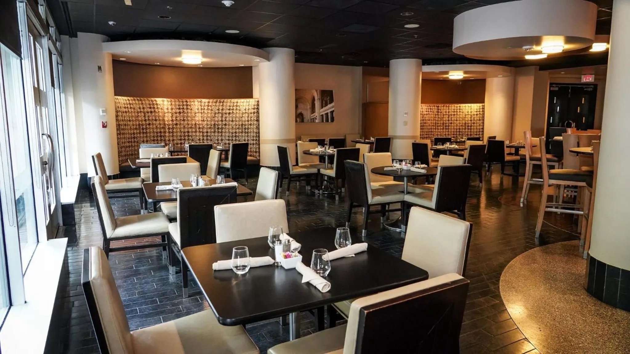 Restaurant/places to eat in Holiday Inn Washington Capitol-National Mall by IHG