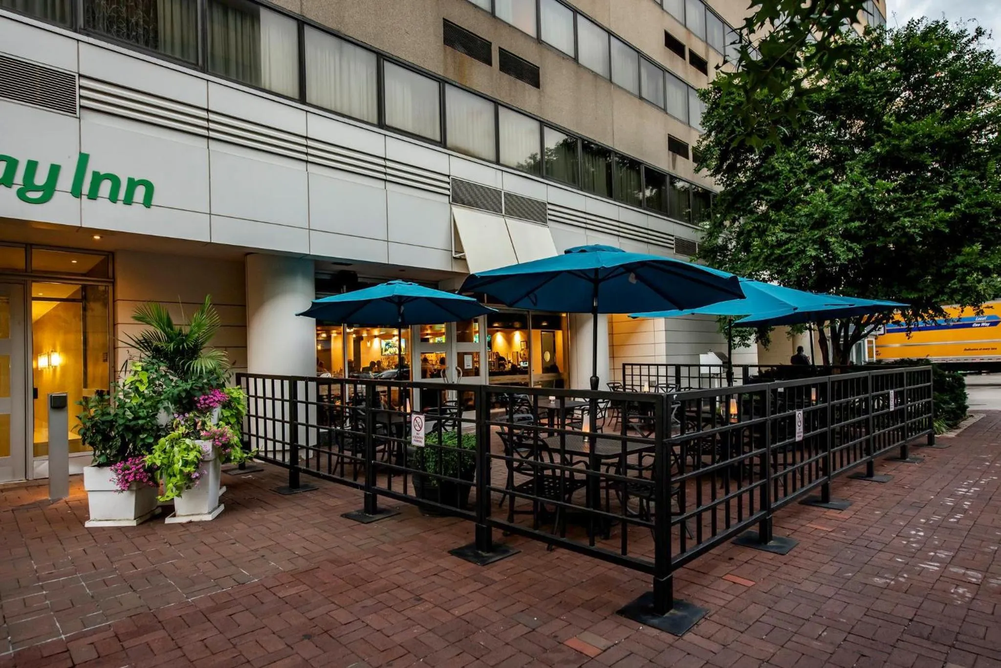 Restaurant/places to eat in Holiday Inn Washington Capitol-National Mall by IHG