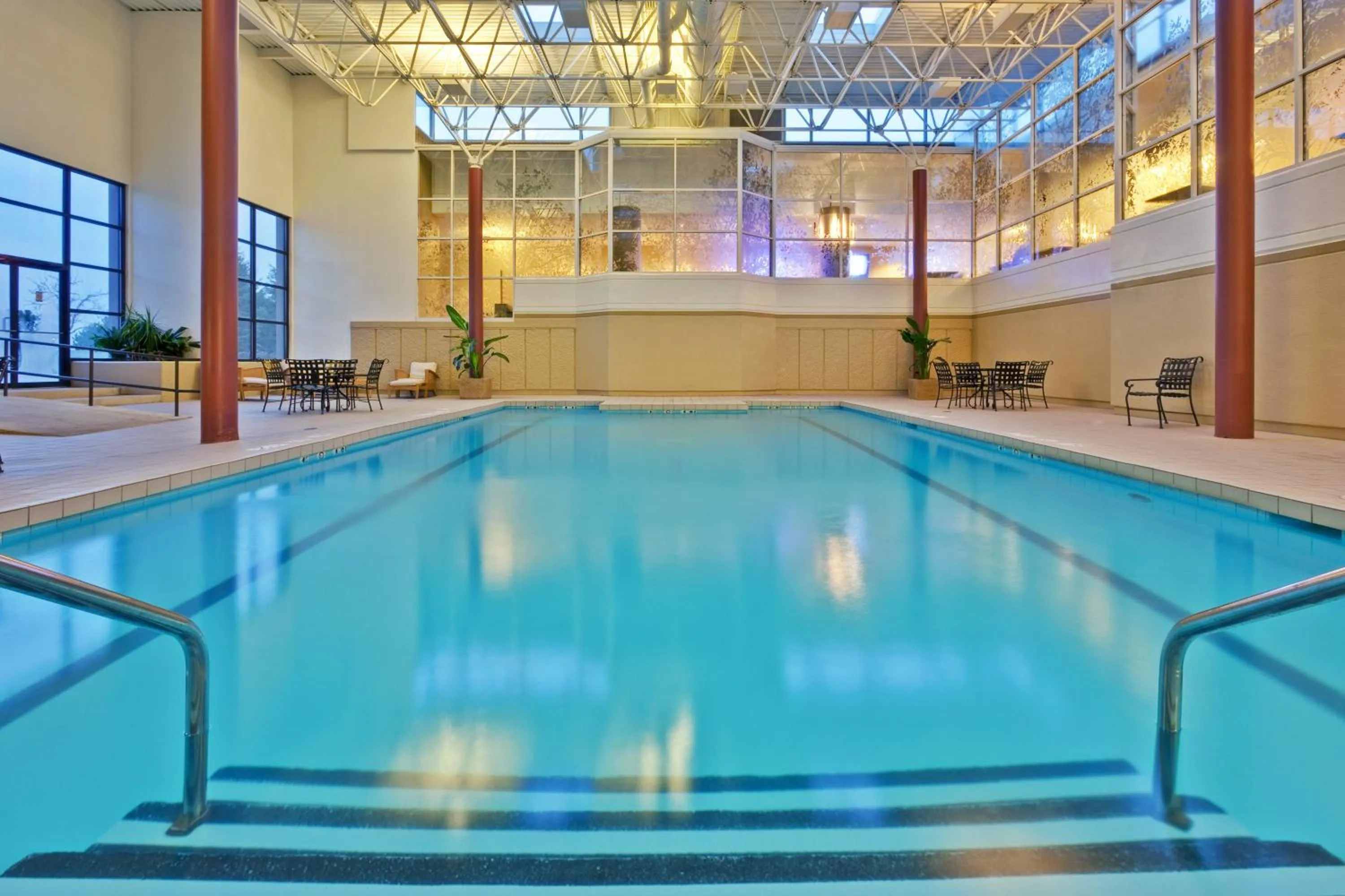 Swimming pool in Crowne Plaza Chicago O'Hare Hotel & Conference Center by IHG