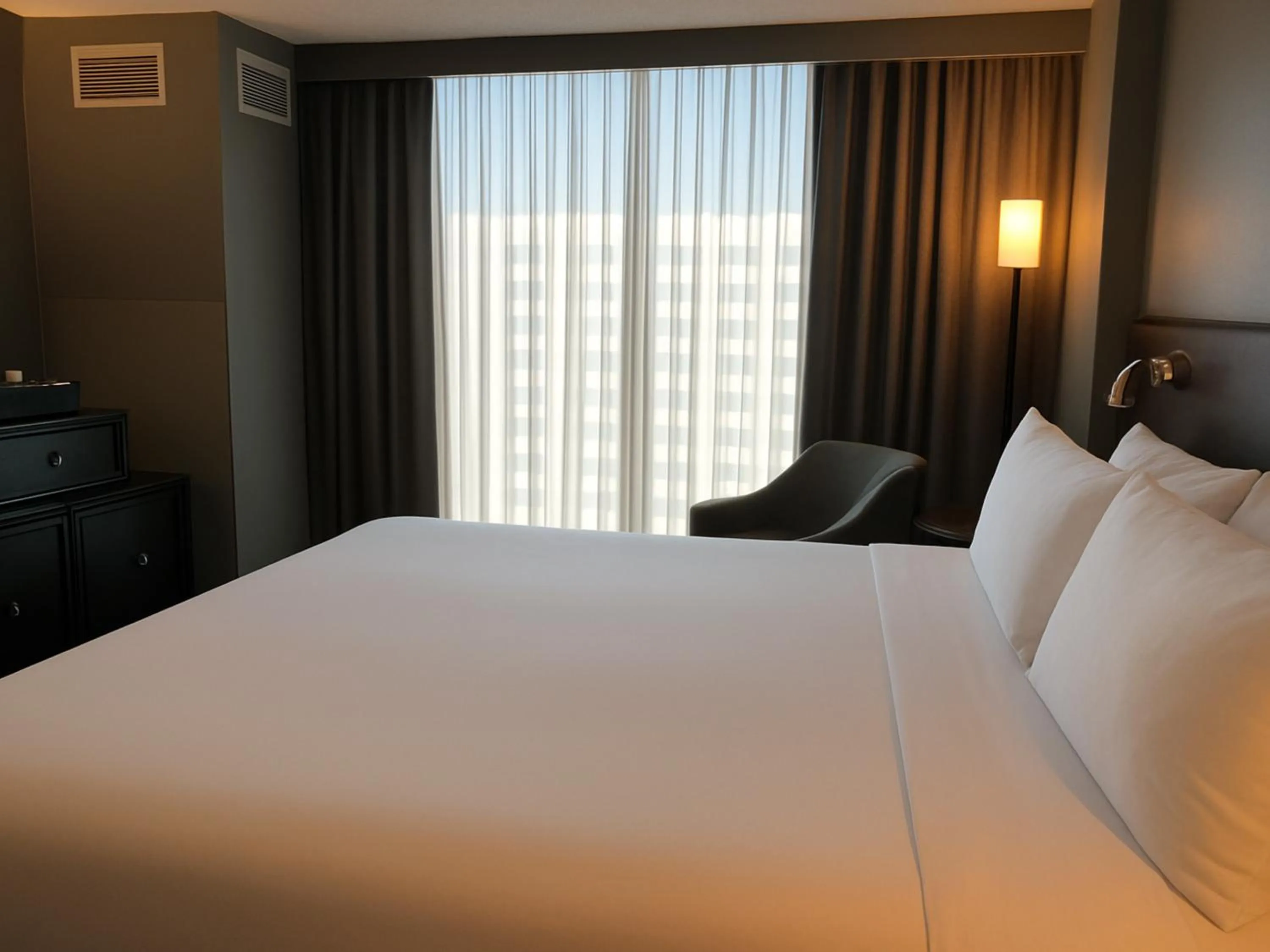 Bed in Crowne Plaza Chicago O'Hare Hotel & Conference Center by IHG