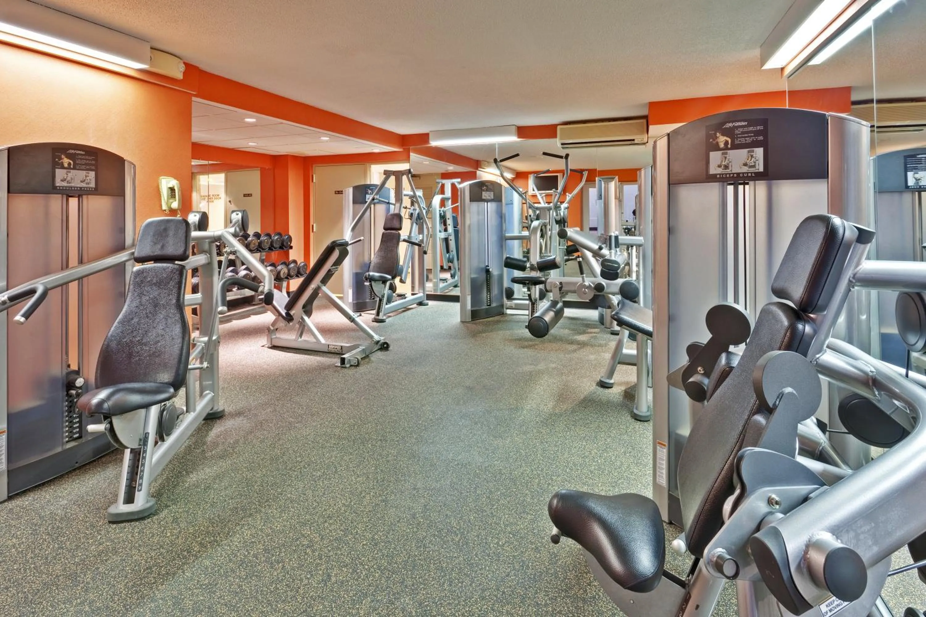 Spa and wellness centre/facilities in Crowne Plaza Chicago O'Hare Hotel & Conference Center by IHG
