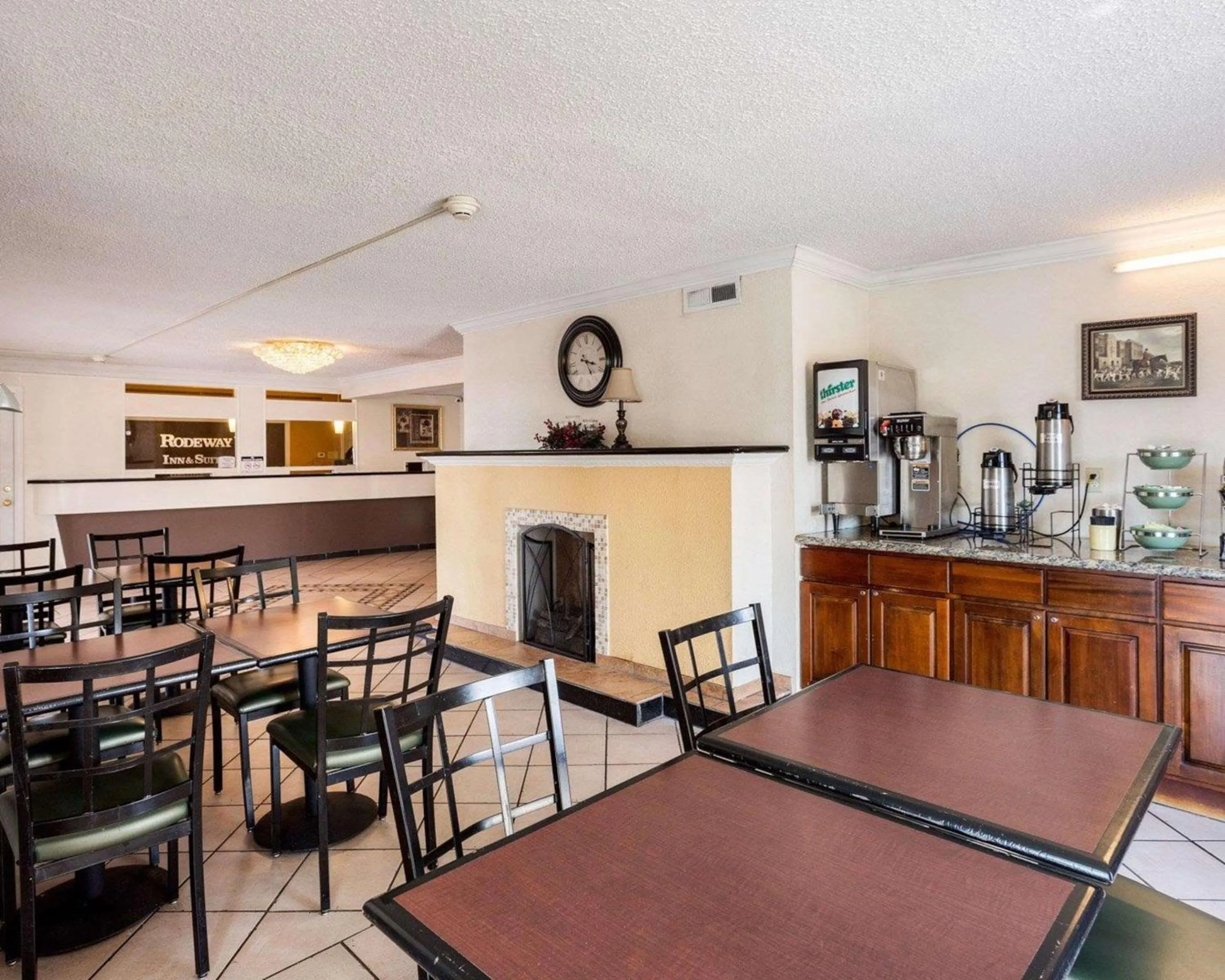 Restaurant/places to eat in Sunrise Inn & Suites New Orleans